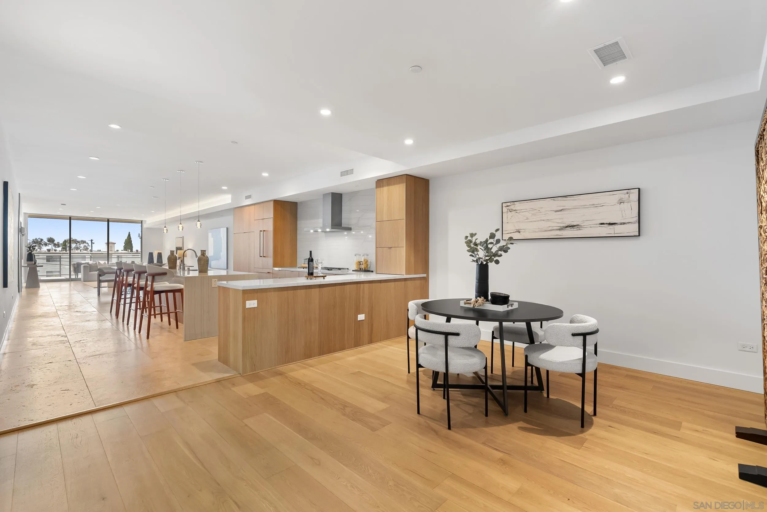 https://cdn.realtyfeed.com/cdn/127/260020302/1720e2b598ef49827fe1276f7c0e4fd1.webp