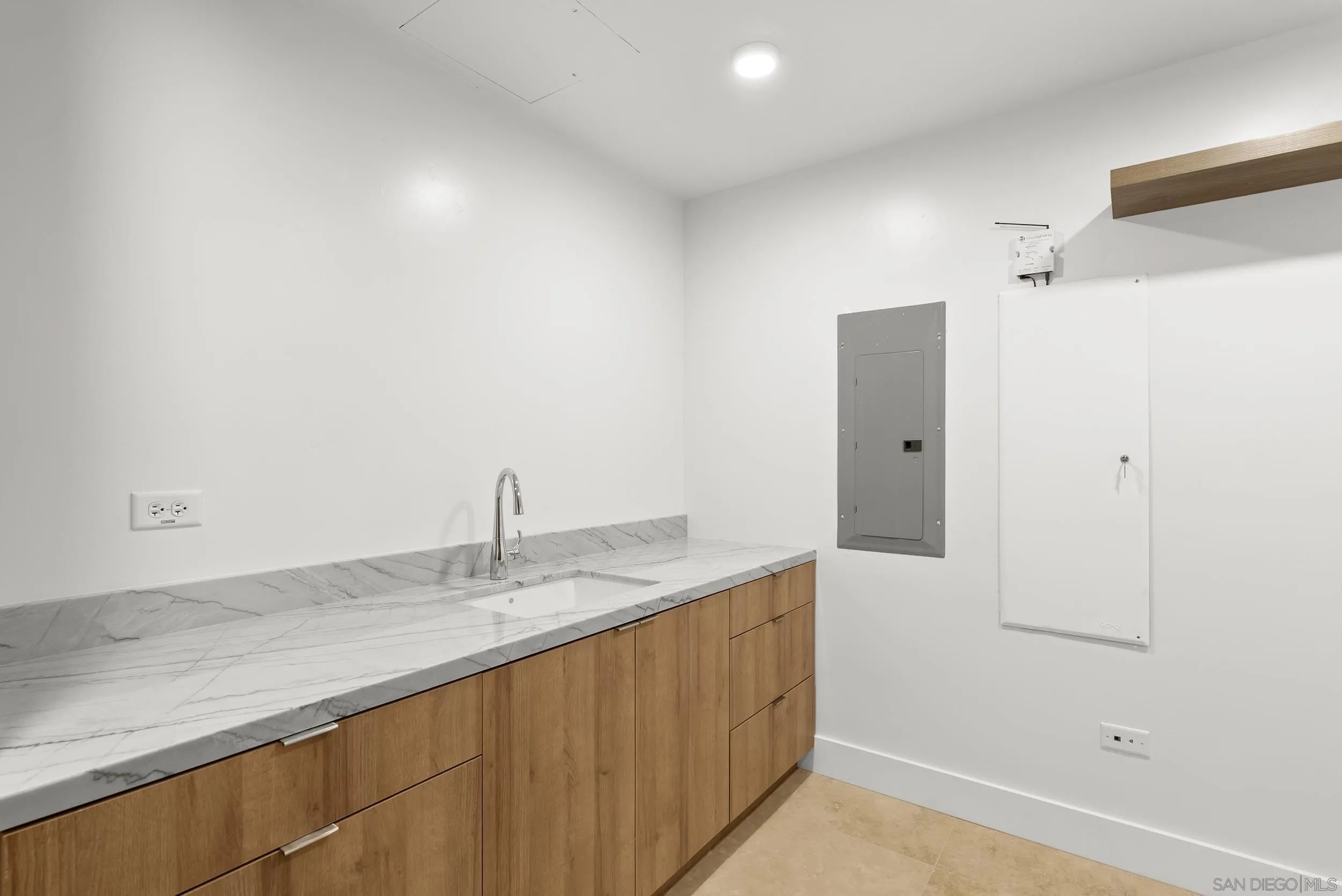https://cdn.realtyfeed.com/cdn/127/260020302/89b0984b5c4a4218332cdce954c490ba.webp