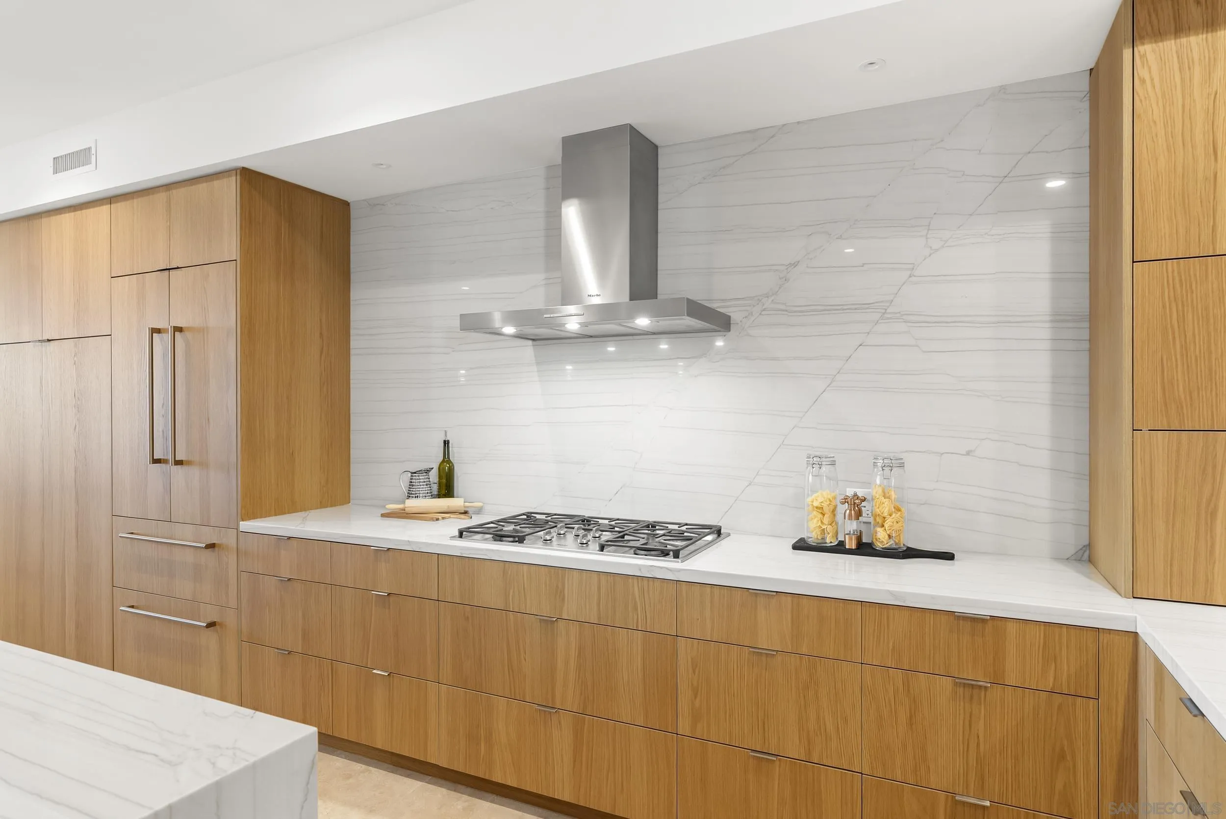 https://cdn.realtyfeed.com/cdn/127/260020302/95c832aa72ffaba591ed031995791af3.webp