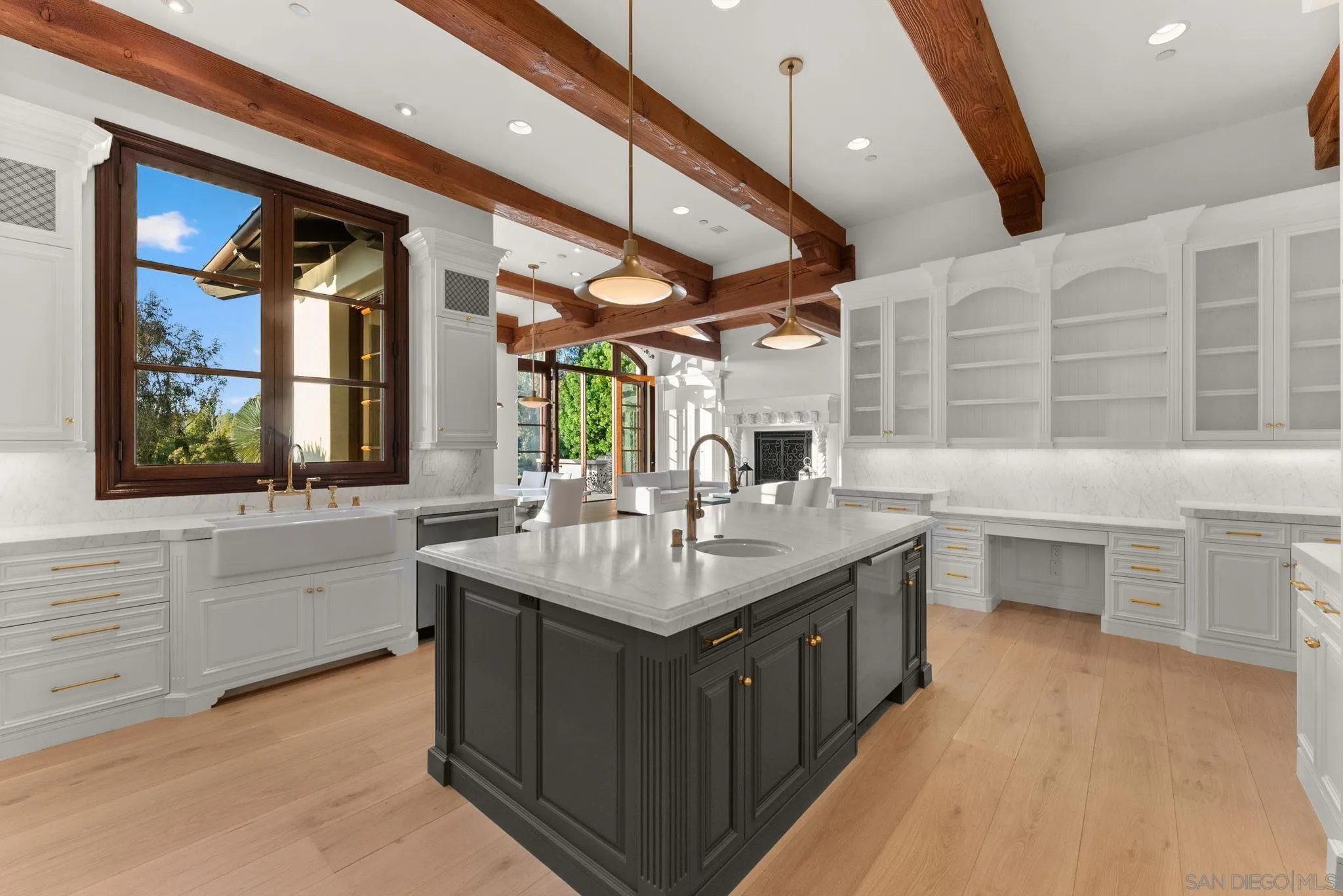 https://cdn.realtyfeed.com/cdn/127/260020305/35e589b26a8c8920ce4ad43341584370.webp