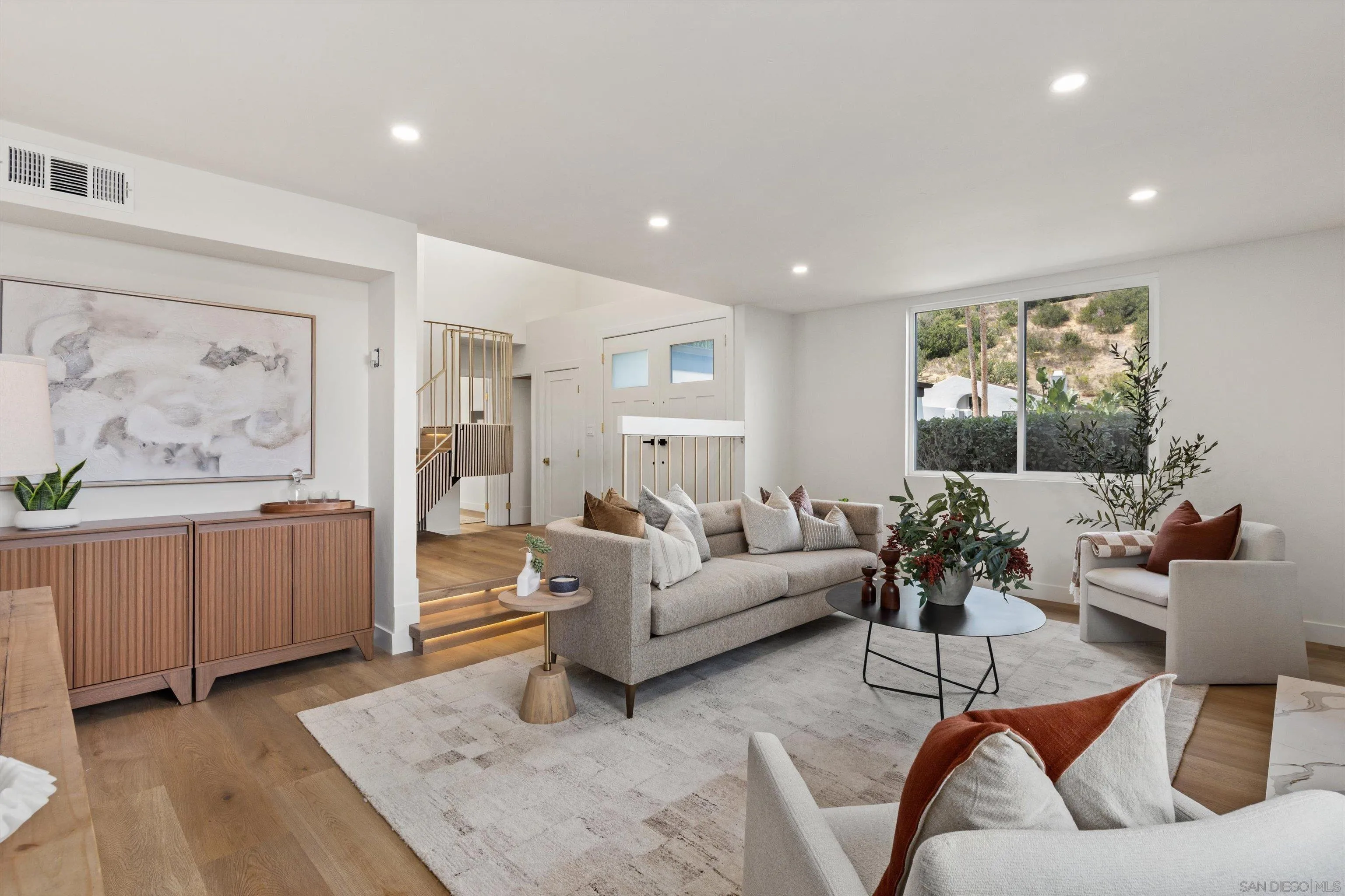 https://cdn.realtyfeed.com/cdn/127/260020308/4805fdee13bba32d92edecd004b80492.webp