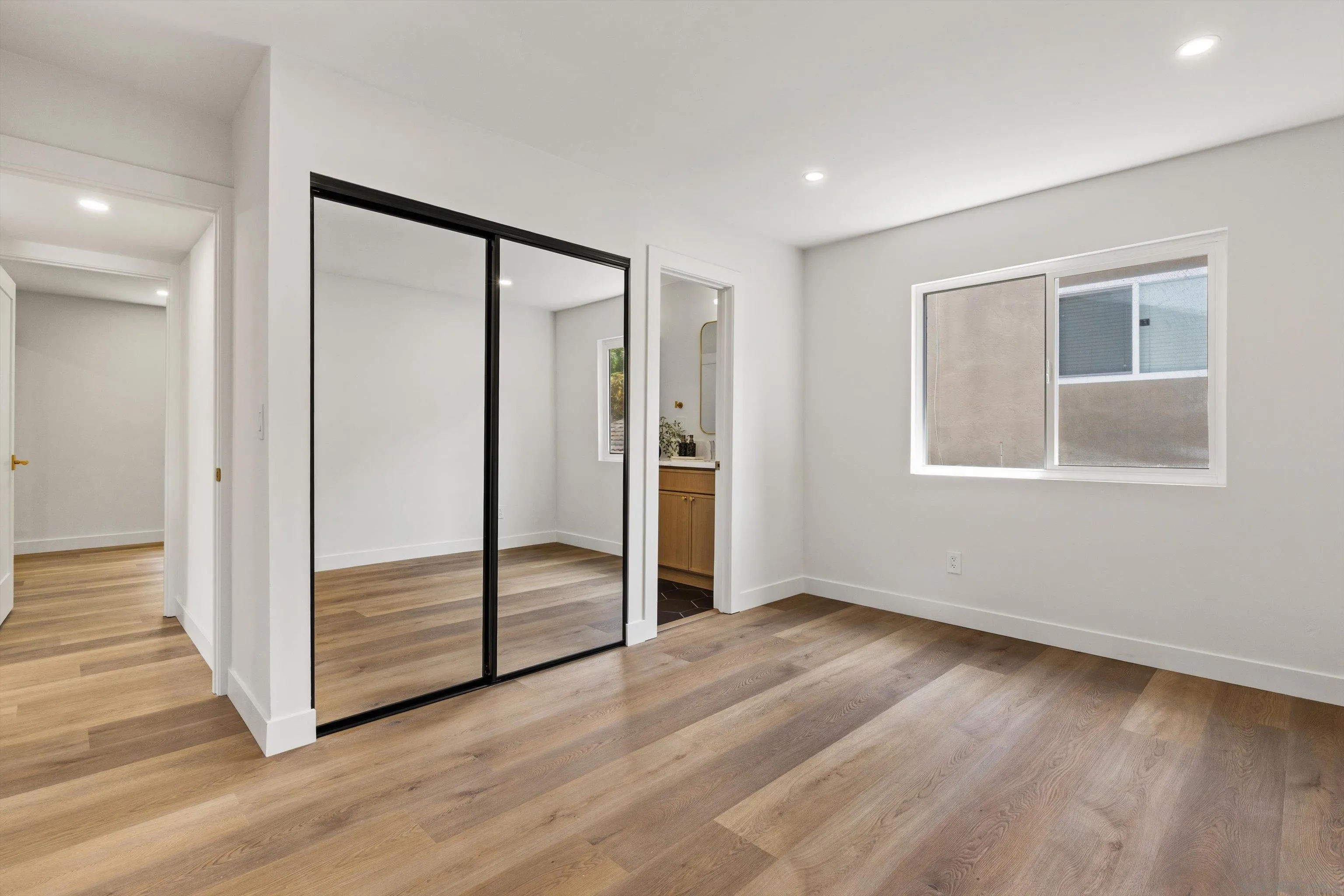 https://cdn.realtyfeed.com/cdn/127/260020308/99ad8d5a146446178d3f640e8d65b9df.webp