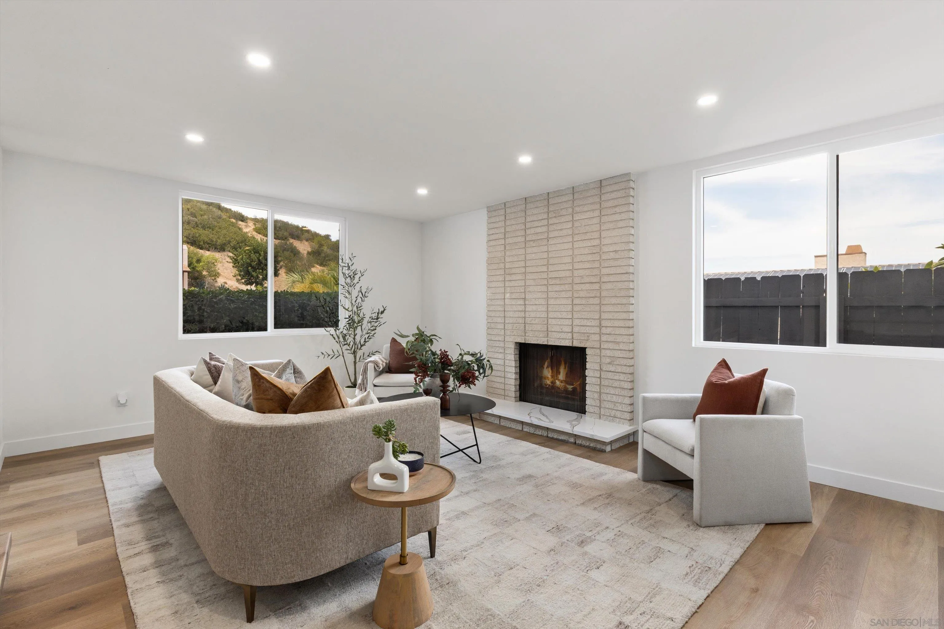 https://cdn.realtyfeed.com/cdn/127/260020308/ca1d243377b5db95311a640c16273e59.webp