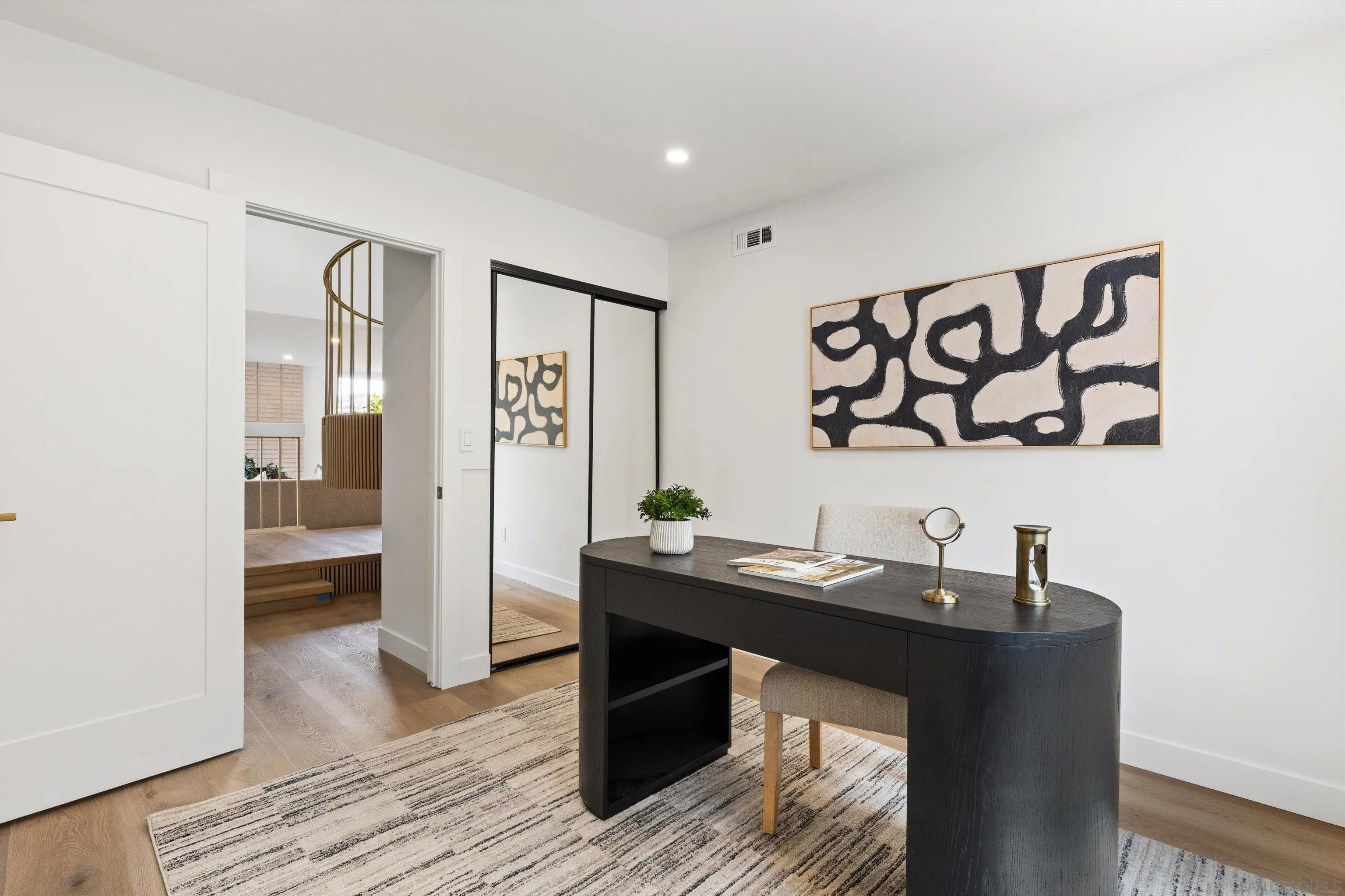 https://cdn.realtyfeed.com/cdn/127/260020308/cb5fcedf6670e2904ea0b17de00a5501.webp