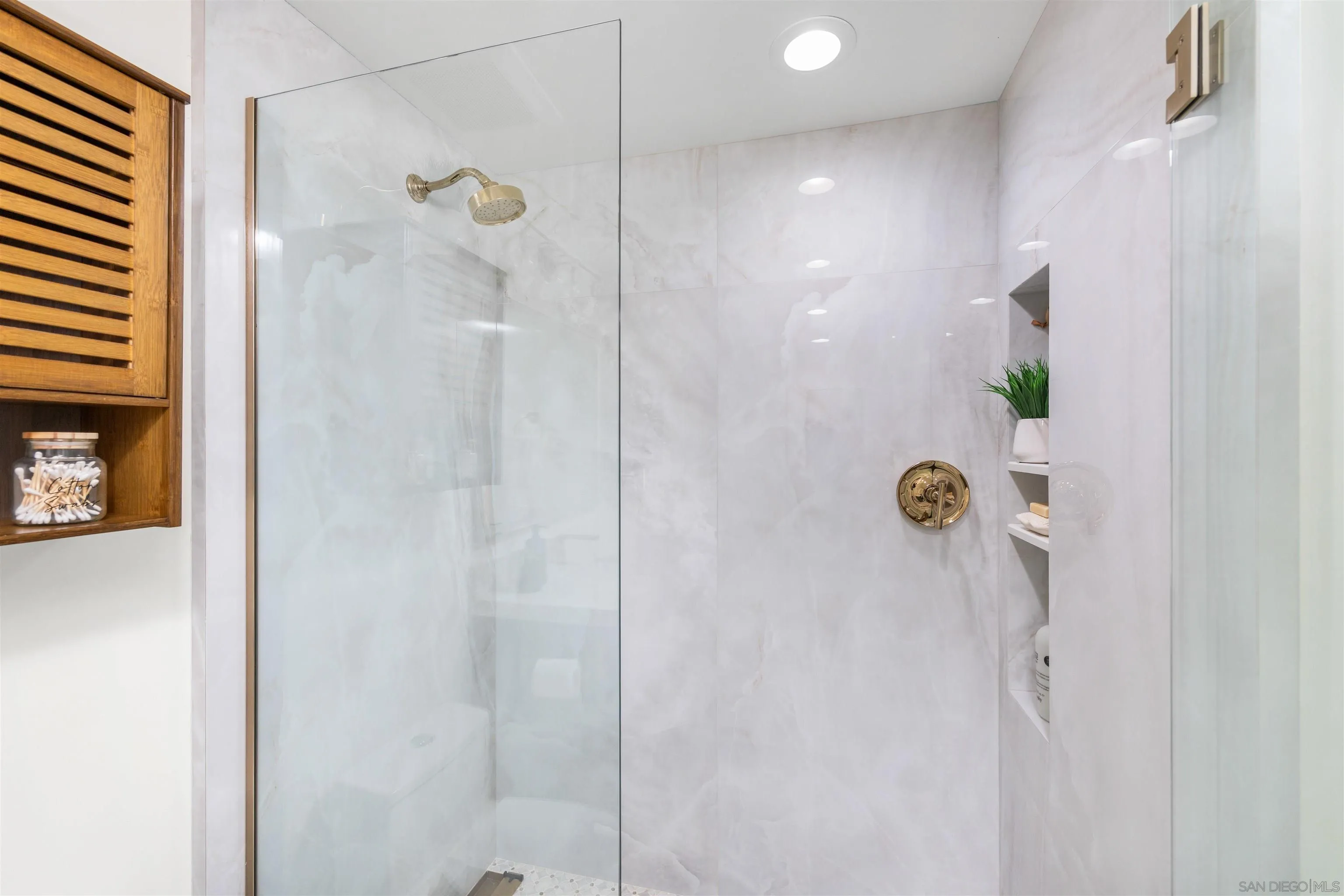 Photo #17: 260020309 Listing: Photo #17