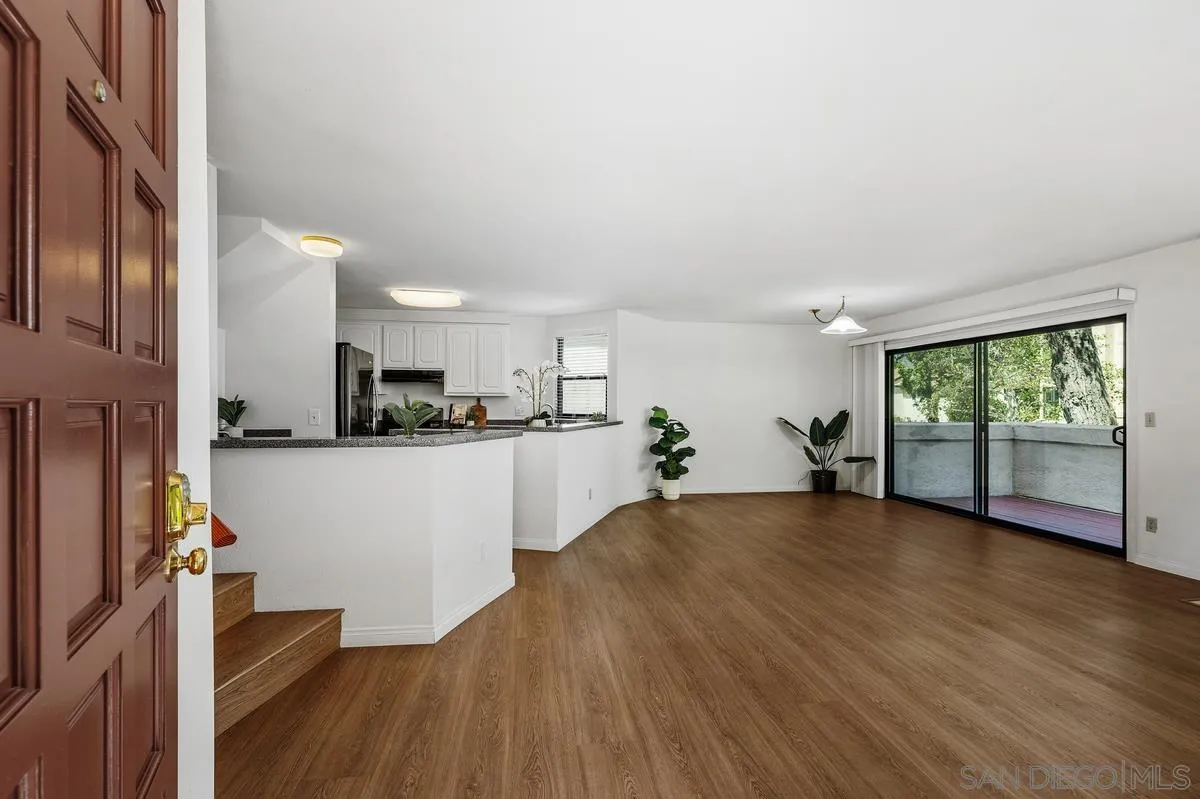 Photo #8: 260020311 Listing: Photo #8