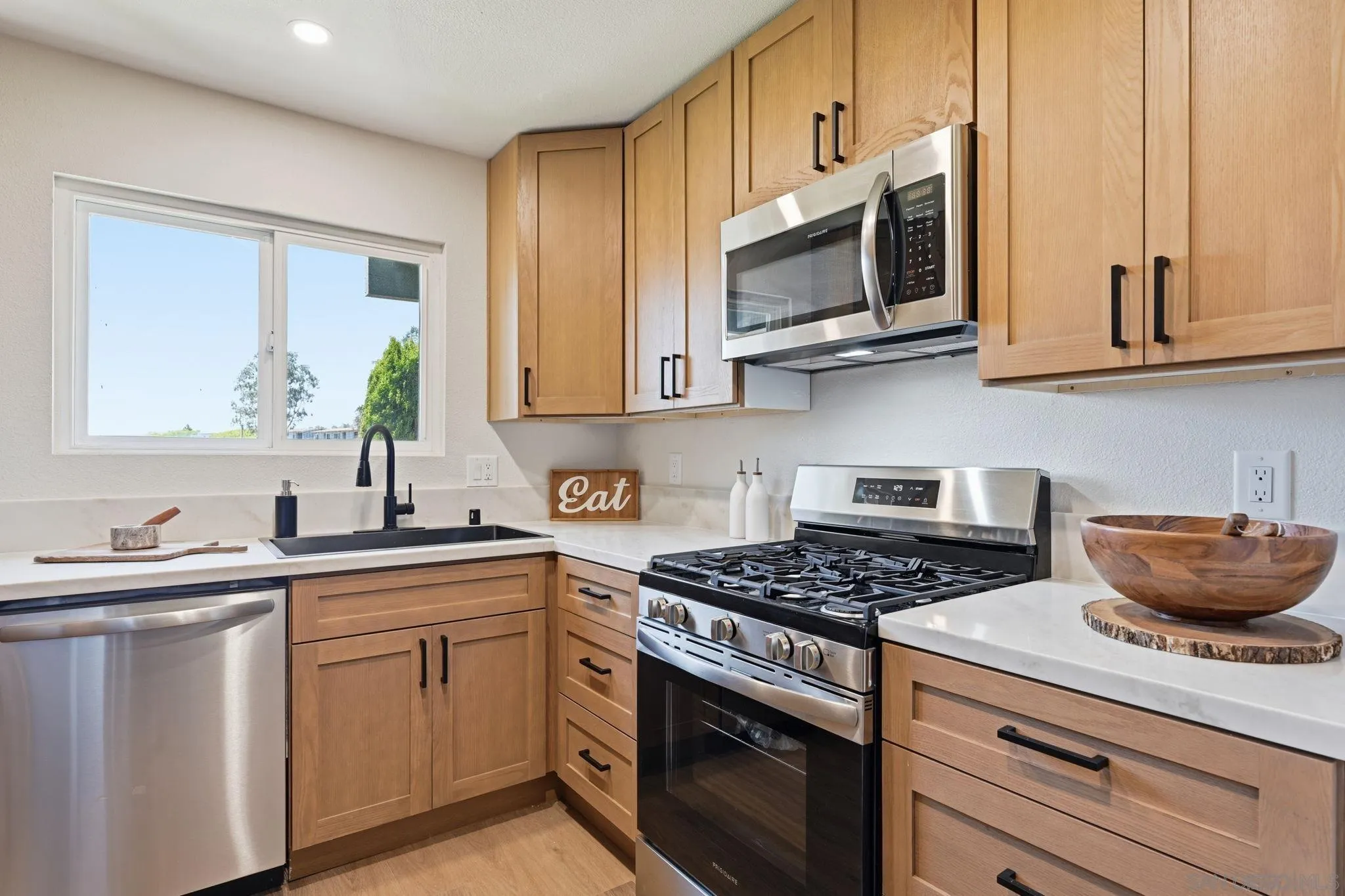 Photo #7: 260020314 Listing: Photo #7