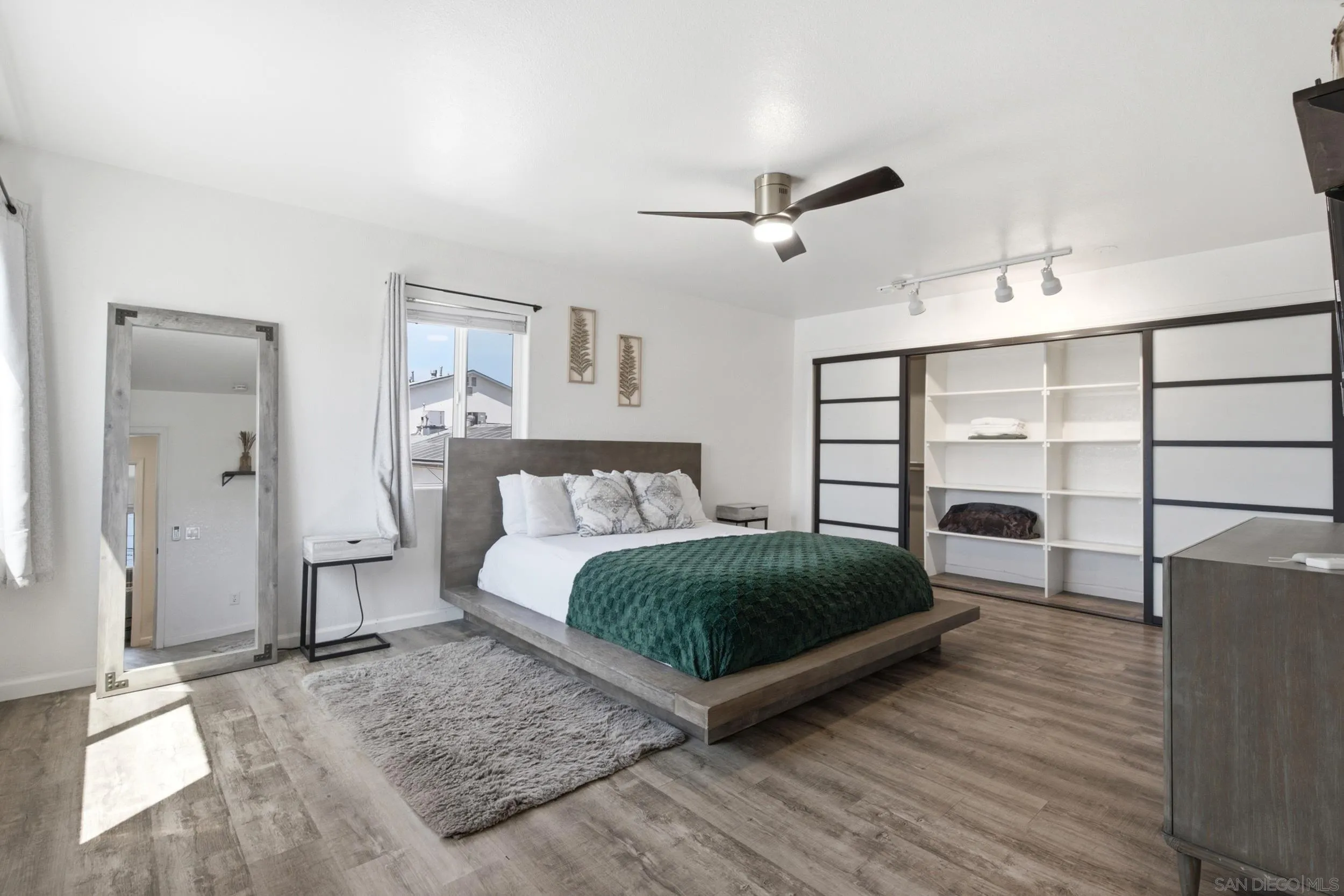 https://cdn.realtyfeed.com/cdn/127/260020315/37ef5d4add55806f6140d2429f6f8f62.webp