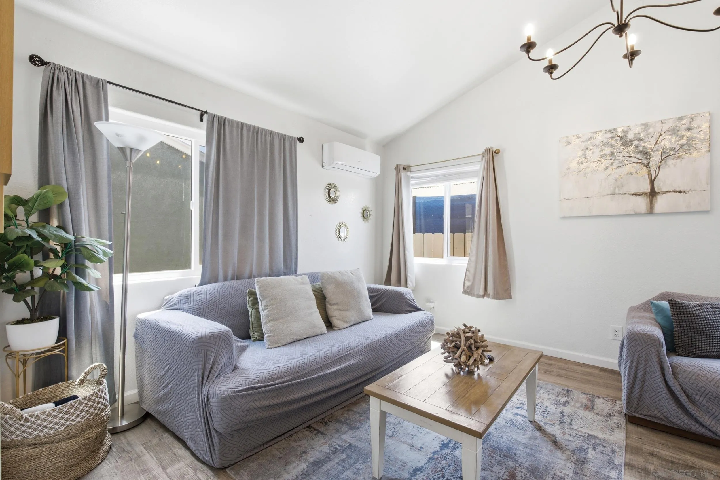 https://cdn.realtyfeed.com/cdn/127/260020315/aa0627f45f80f7390d7140488cedeb75.webp