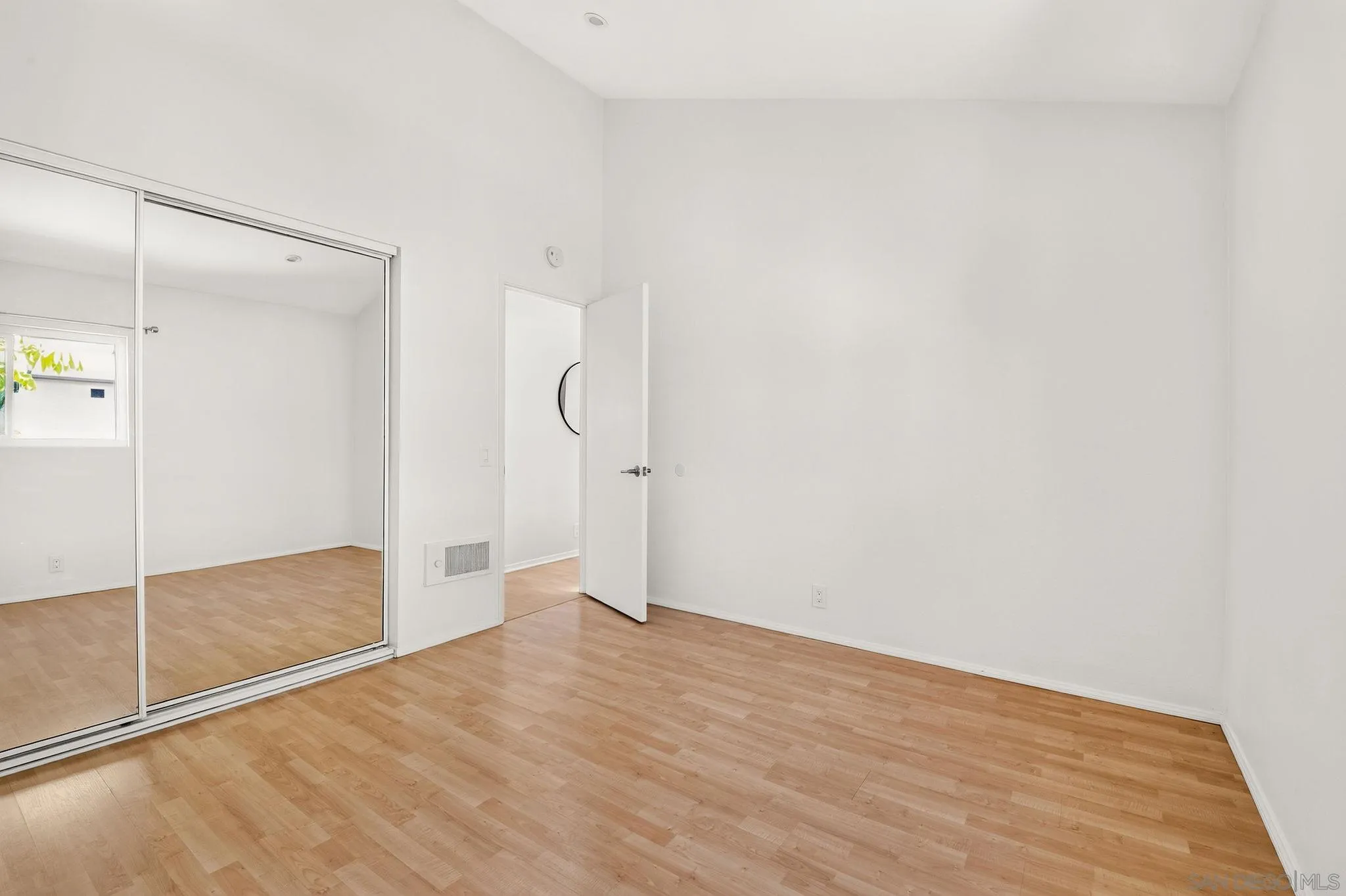 Photo #16: 260020316 Listing: Photo #16