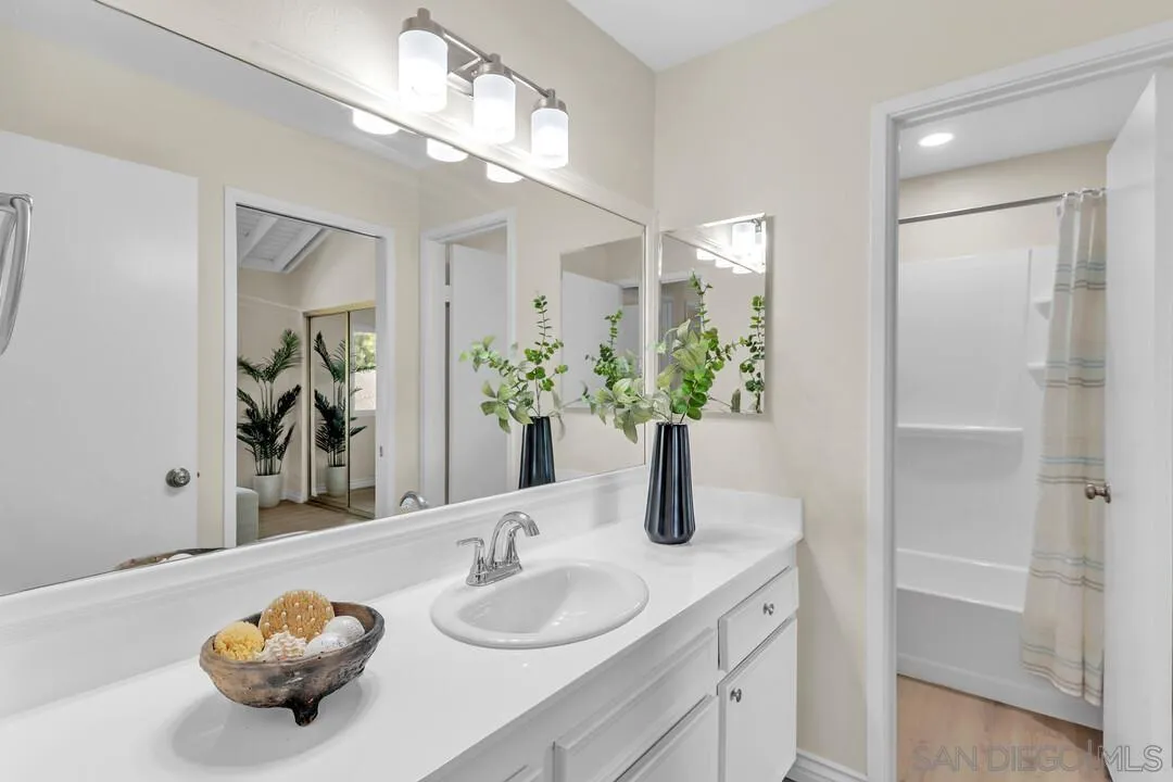 https://cdn.realtyfeed.com/cdn/127/260020318/d03dbcc03c10074681b4f151d58e0e4f.webp