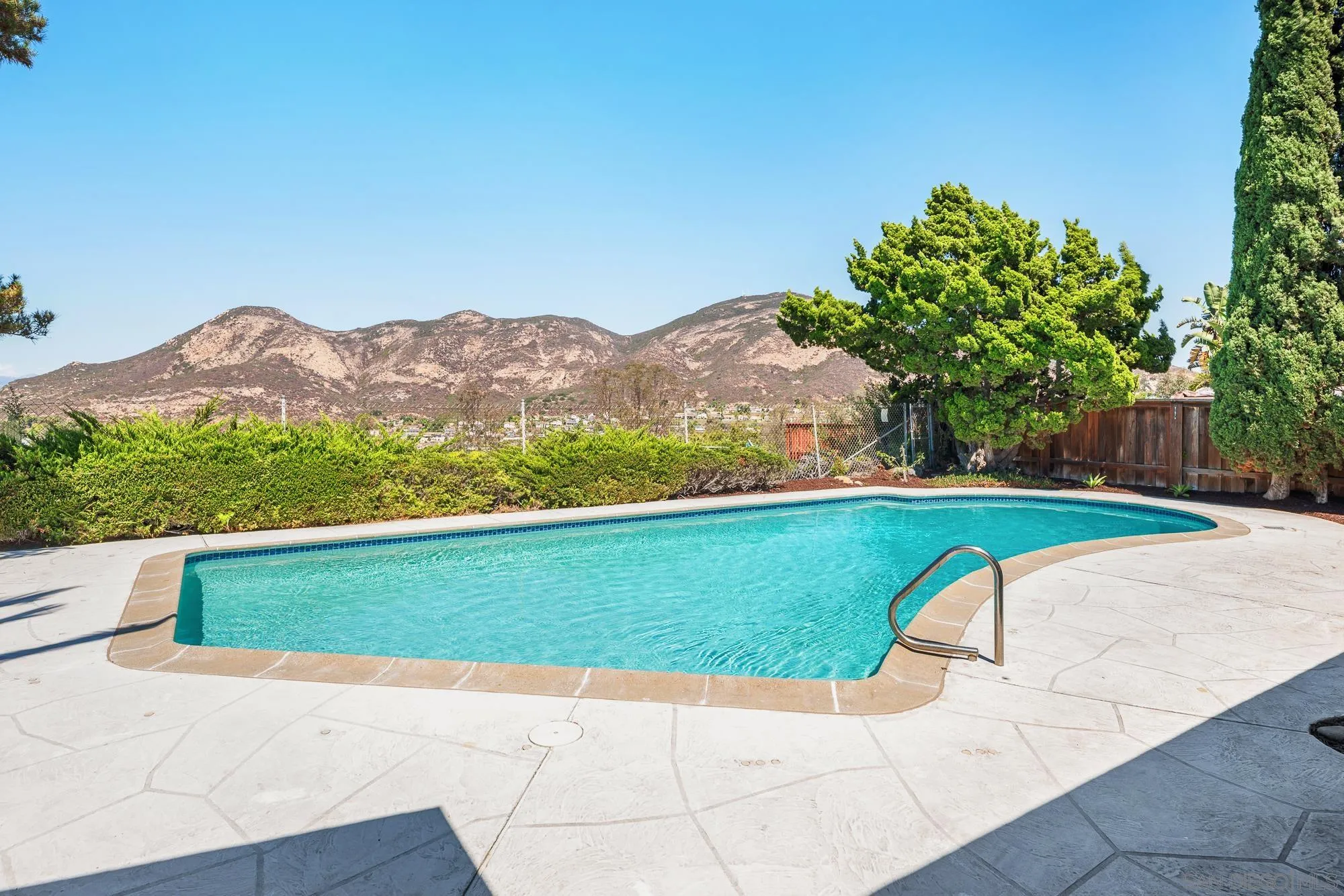 https://cdn.realtyfeed.com/cdn/127/260020320/20d3382f053cfee4c70004238fa9079f.webp