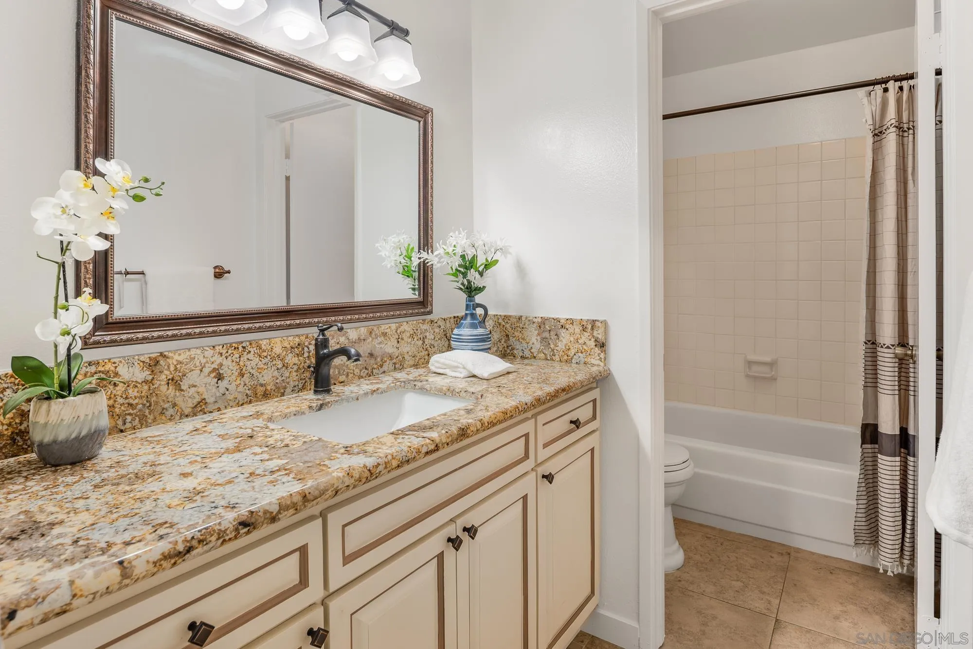 https://cdn.realtyfeed.com/cdn/127/260020320/3ec537d1141a1074d16fee17f1cbfad4.webp