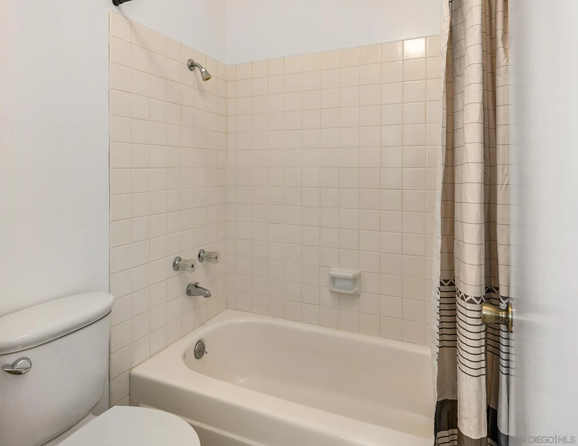 https://cdn.realtyfeed.com/cdn/127/260020320/7d94114007c9122b9df834711c9da325.webp