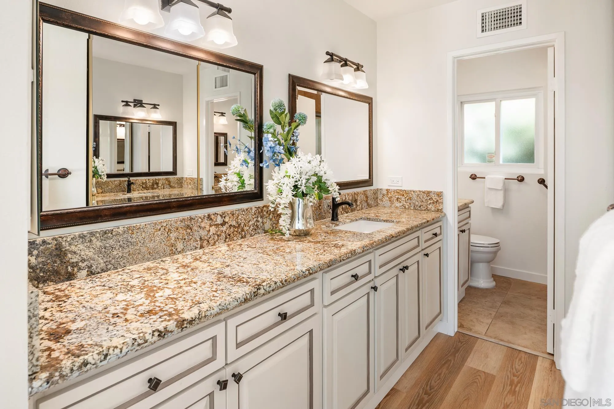 https://cdn.realtyfeed.com/cdn/127/260020320/a50a62748ce63489b20b1d3a3ad0f9b5.webp