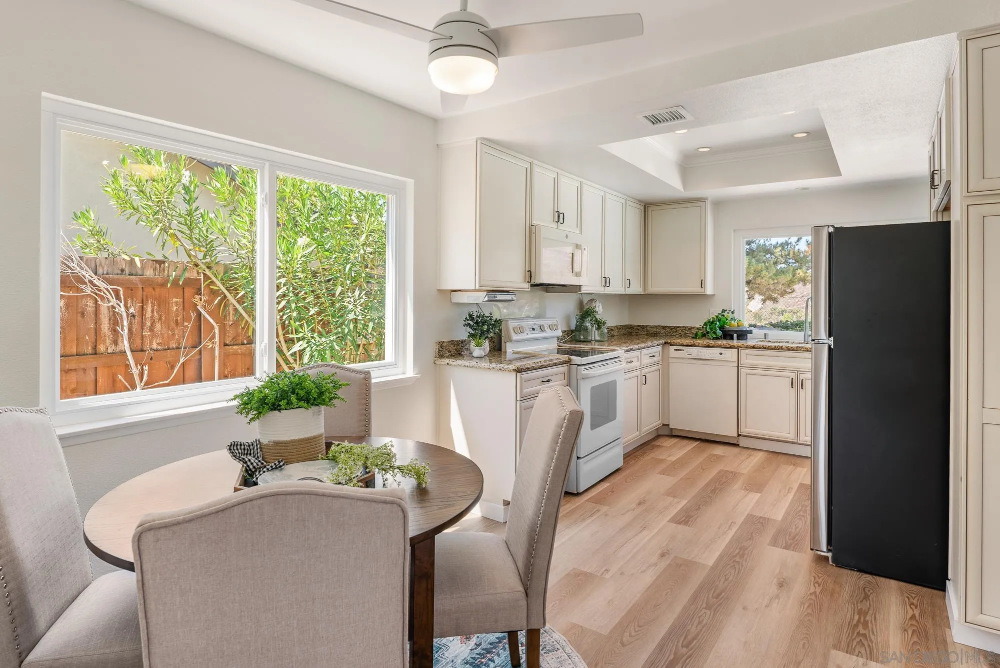 https://cdn.realtyfeed.com/cdn/127/260020320/a67f85b0e15d6108f0e610eee3ebcb0d.webp