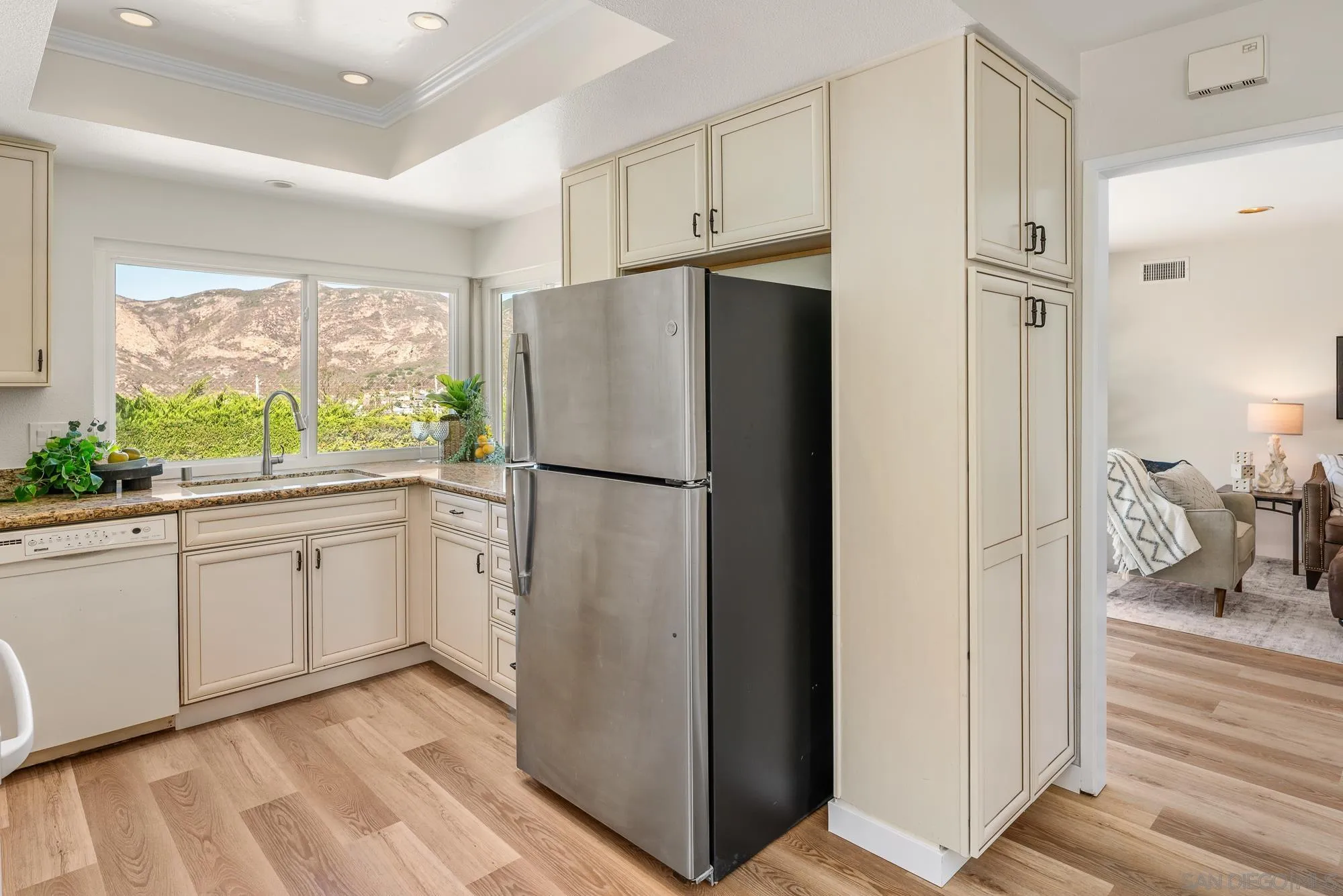 https://cdn.realtyfeed.com/cdn/127/260020320/b42905953aac0965aaeef5a0f59101a0.webp