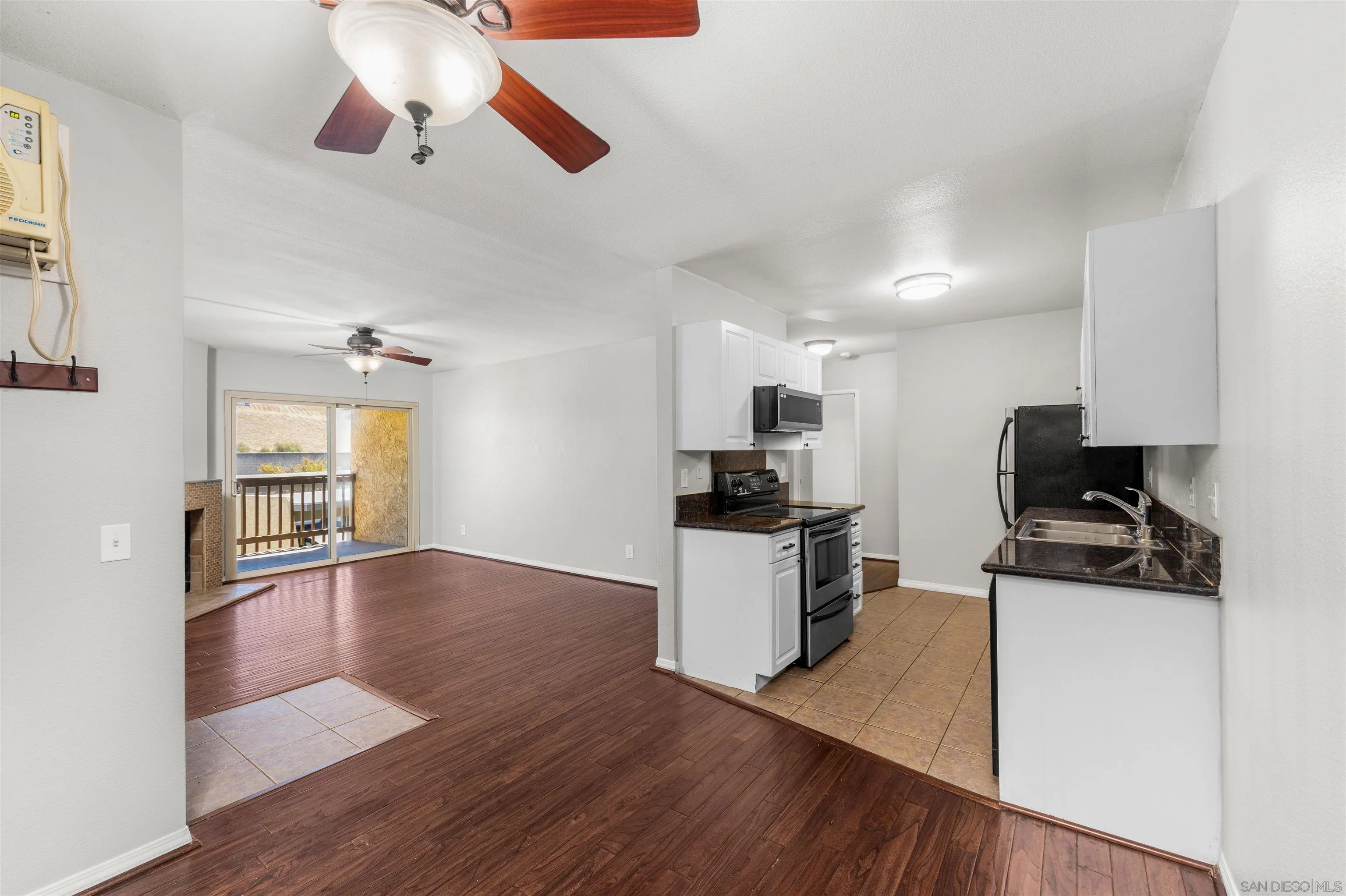 Photo #8: 260020323 Listing: Photo #8
