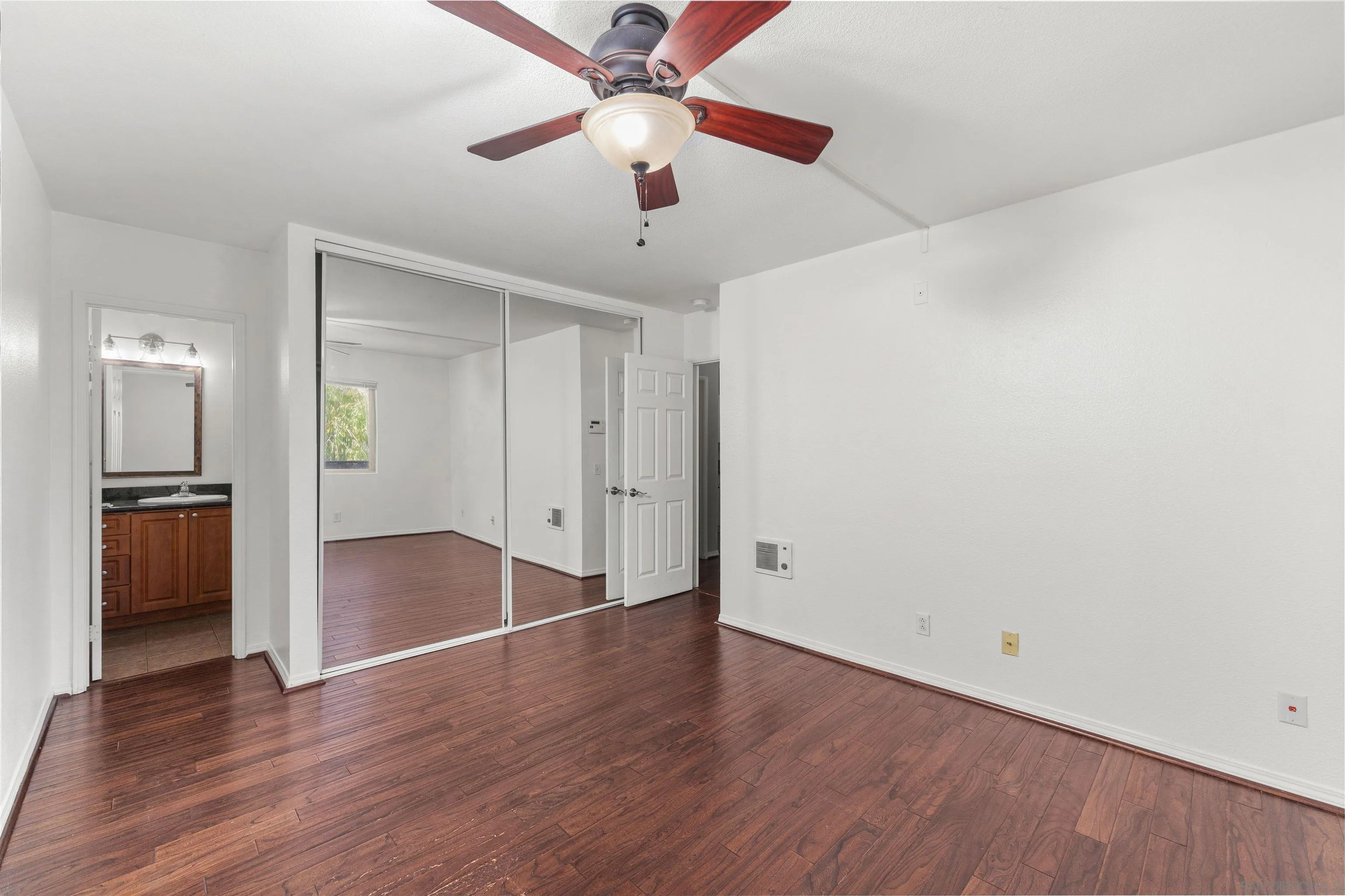 Photo #18: 260020323 Listing: Photo #18