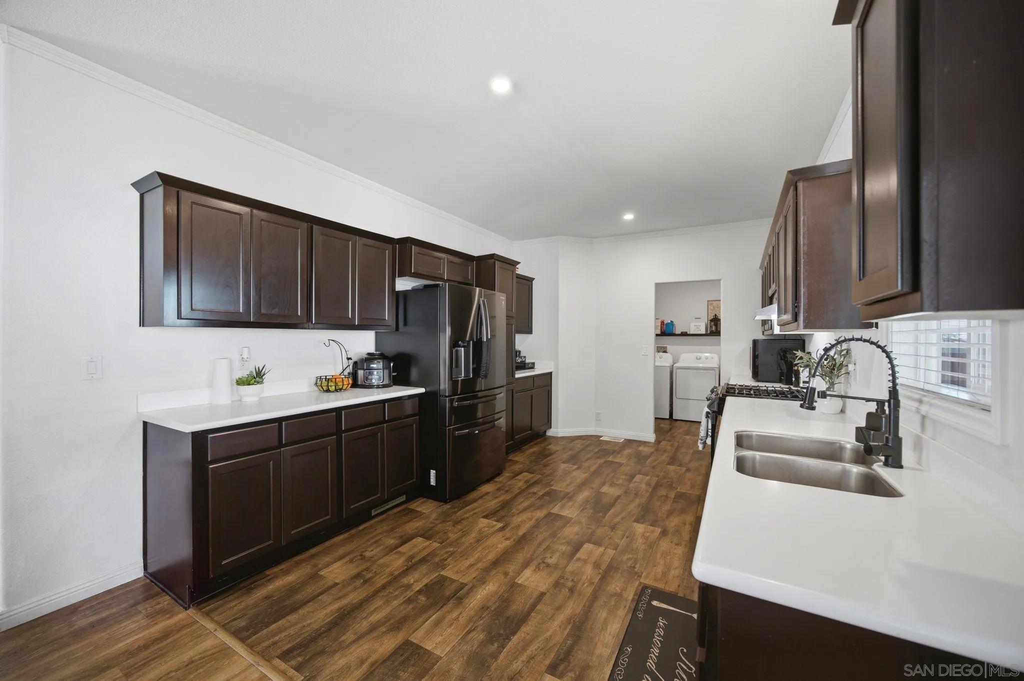 https://cdn.realtyfeed.com/cdn/127/260020324/ad3a1f8e0401487eb9648690d1b08d98.webp