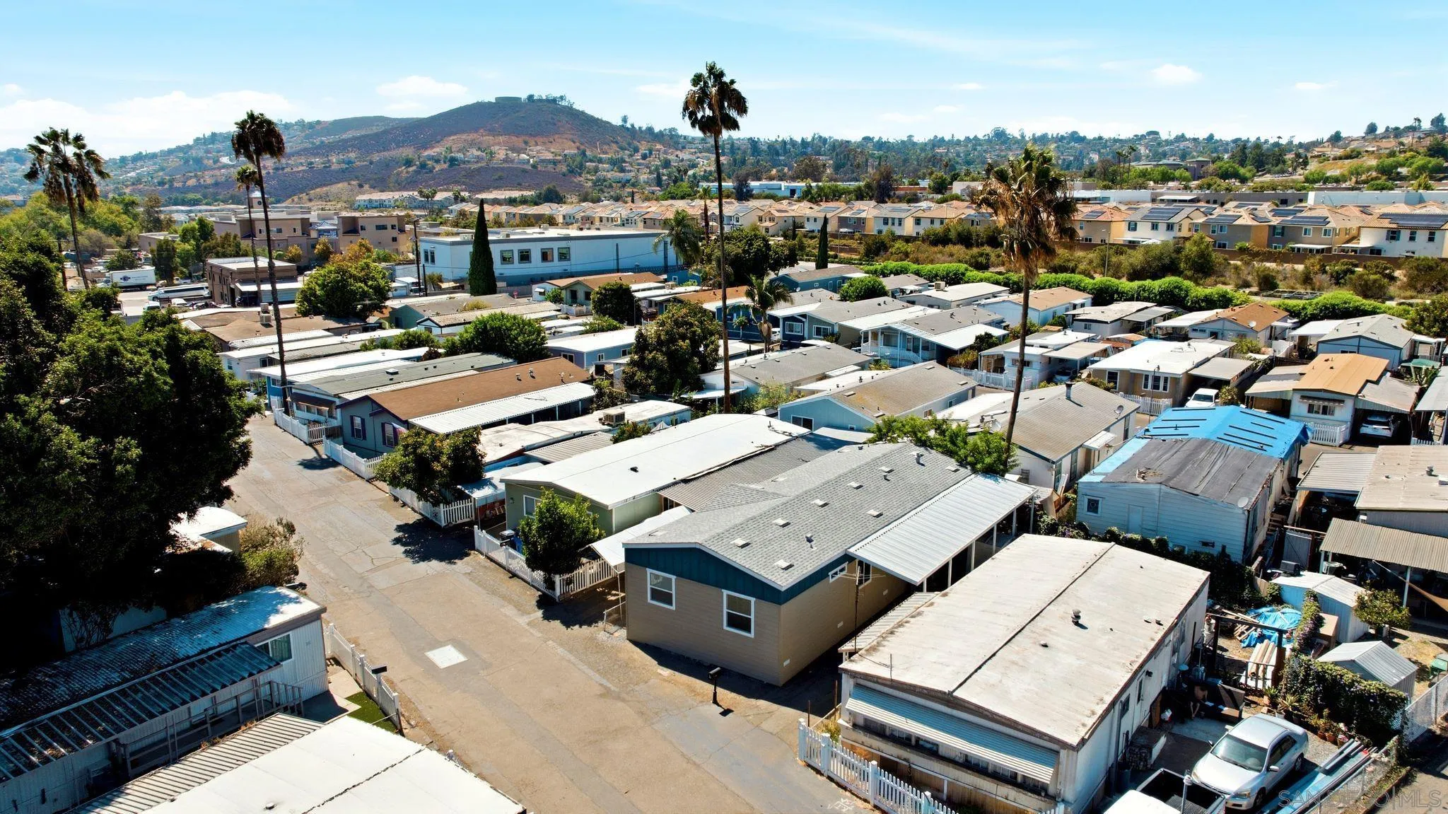 https://cdn.realtyfeed.com/cdn/127/260020324/b1b5ca78c0b39c0c18e85f005536dfdf.webp