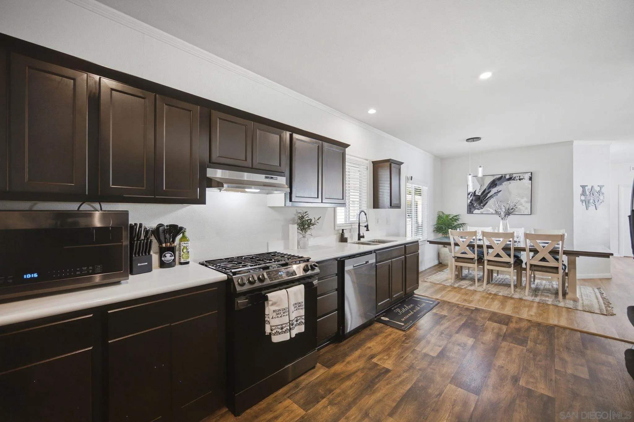 https://cdn.realtyfeed.com/cdn/127/260020324/e5d7718cb1691af7ec52d84e60b7c570.webp