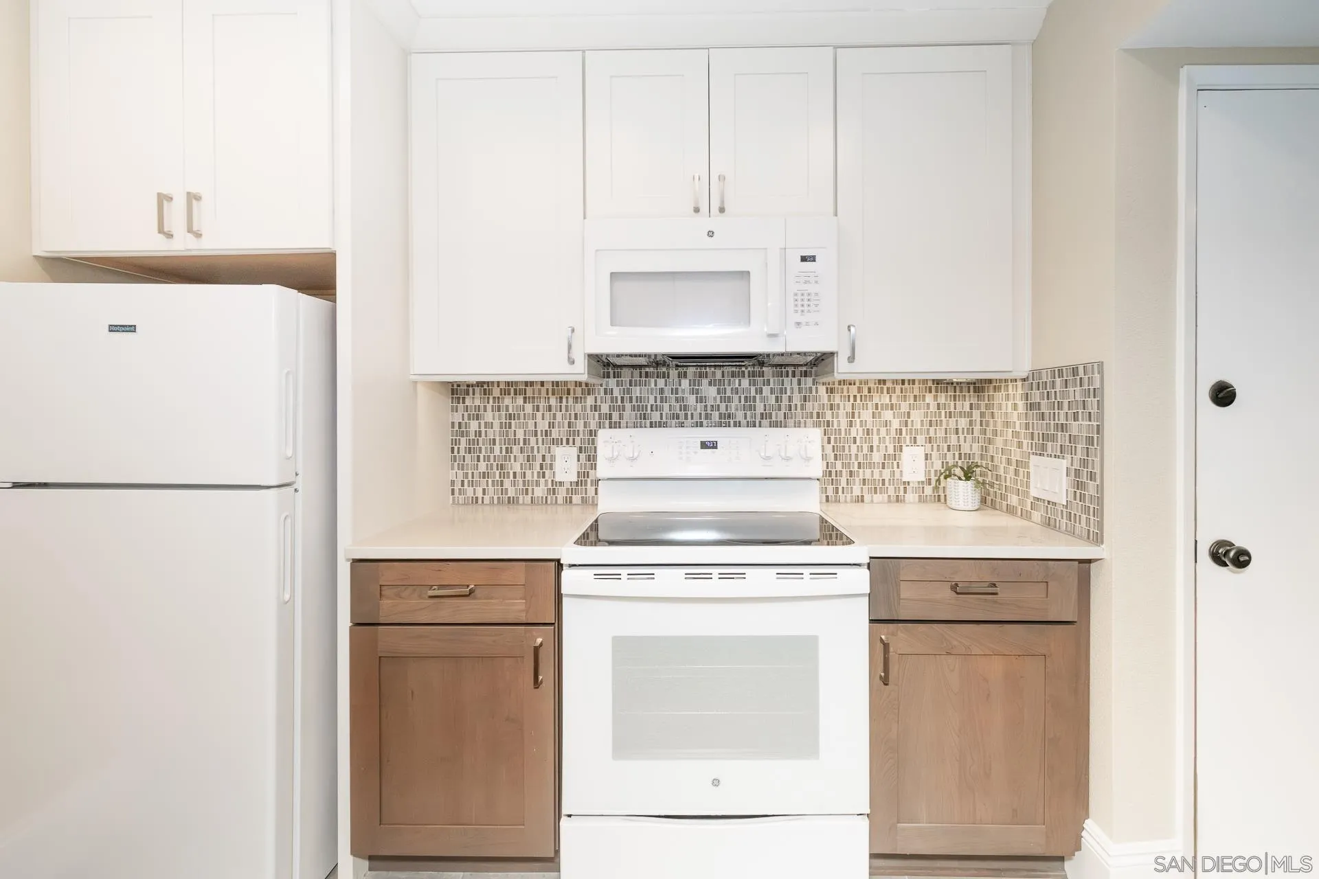 Photo #11: 260020325 Listing: Photo #11