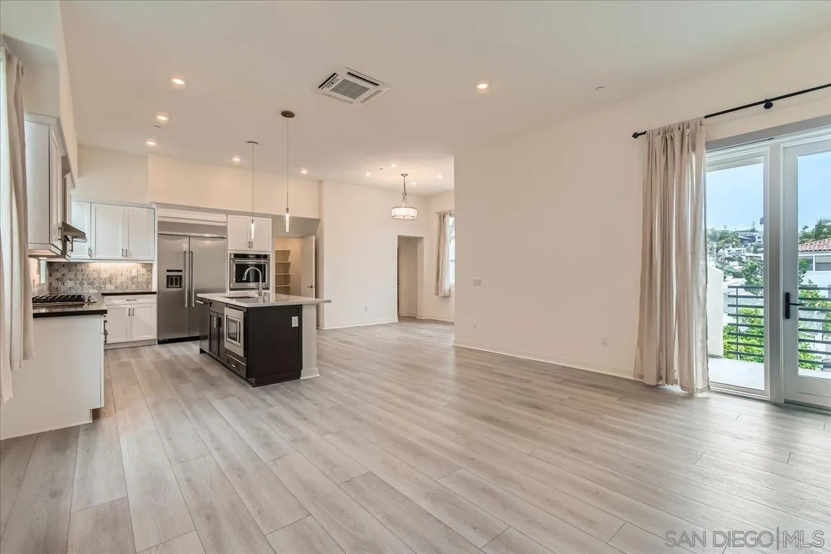 3128 Cañon St Unit 301, San Diego, CA 92106 - Photo 5 of 47, San Diego, CA