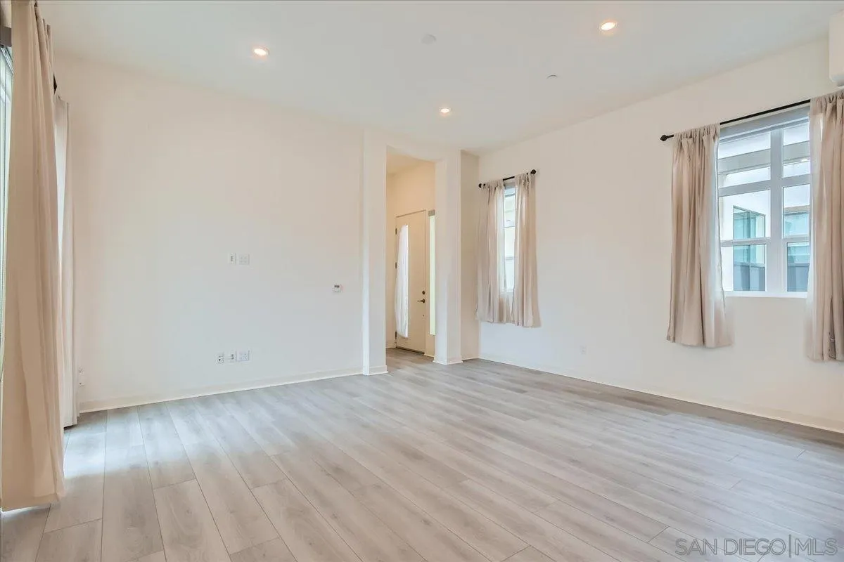 Photo #9: 260020329 Listing: Photo #9
