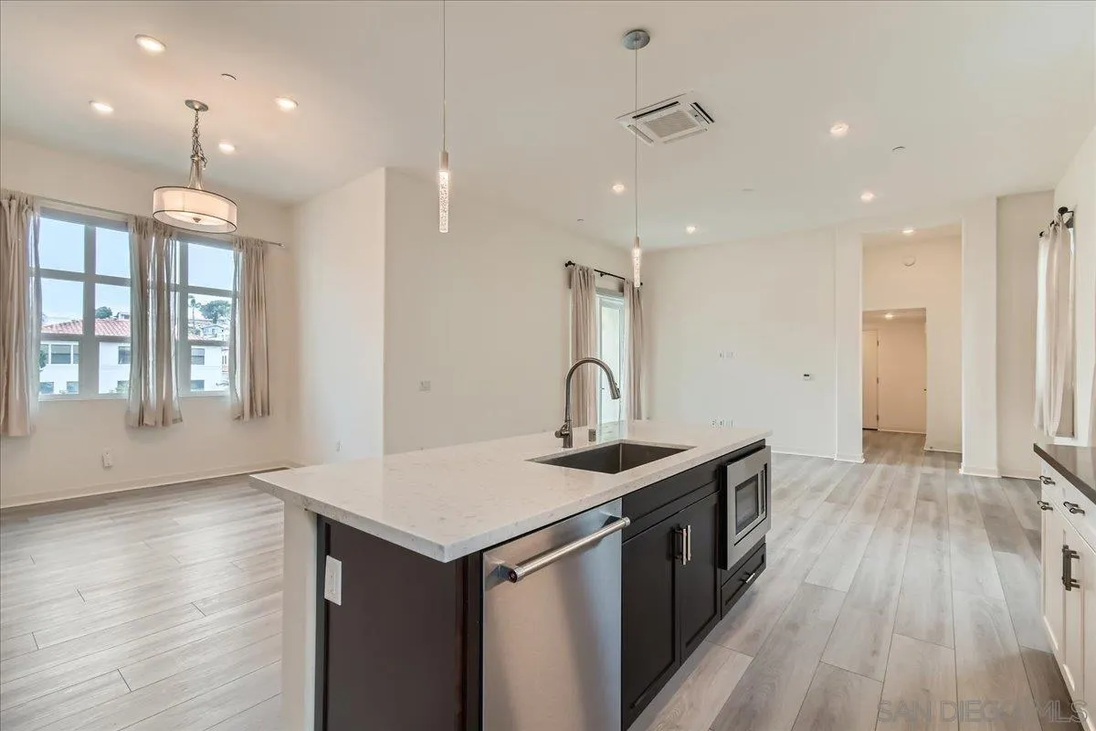 Photo #13: 260020329 Listing: Photo #13
