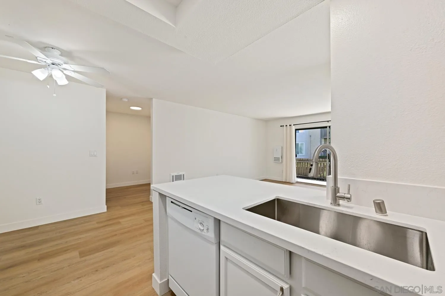 Photo #12: 260020331 Listing: Photo #12