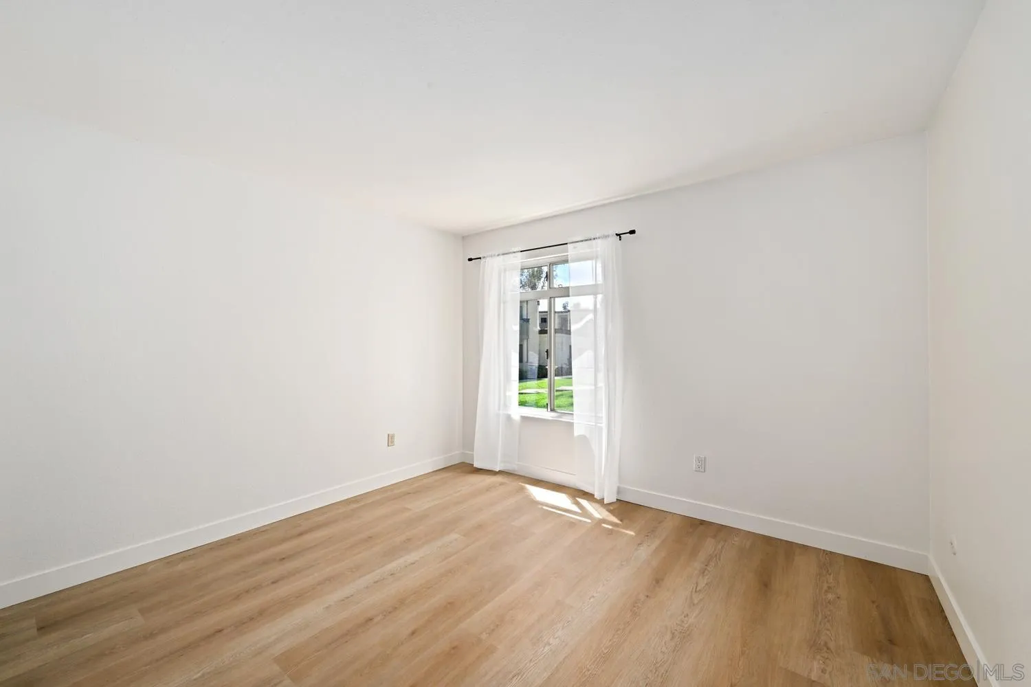 Photo #14: 260020331 Listing: Photo #14