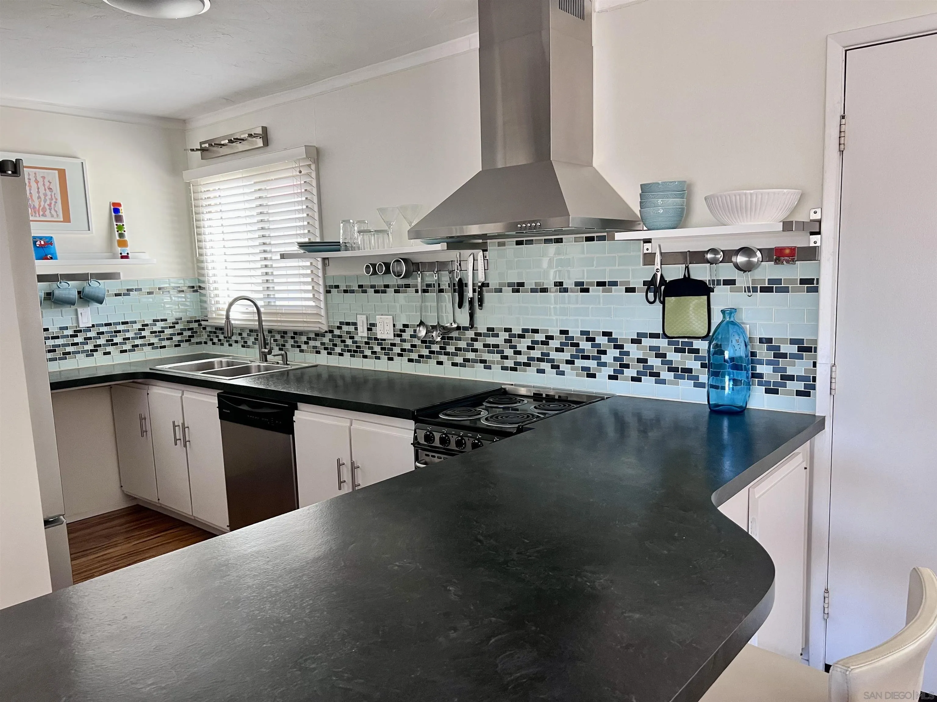 Photo #11: 260020338 Listing: Photo #11