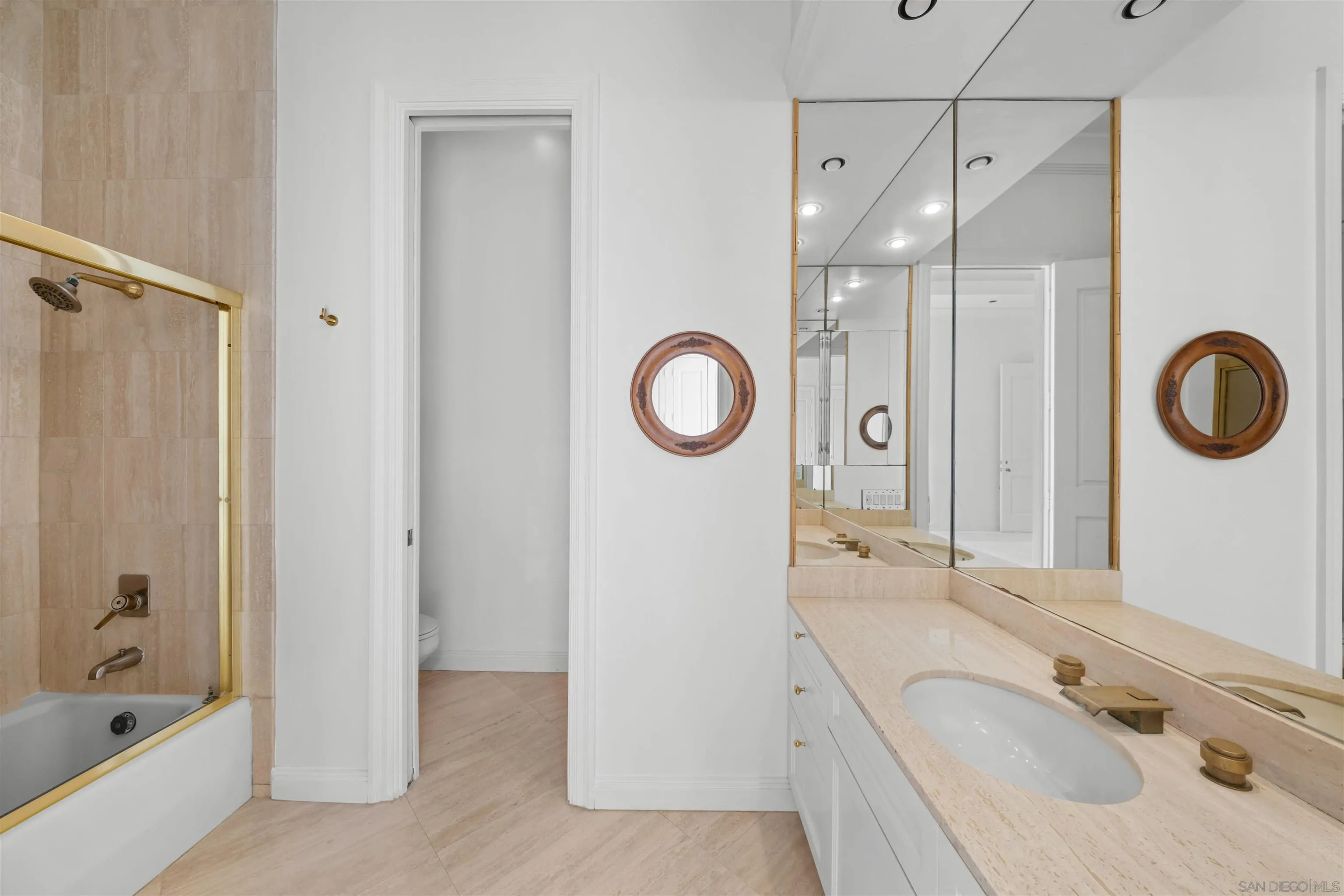 https://cdn.realtyfeed.com/cdn/127/260020340/25d6517f43058885af81b15c318ff007.webp