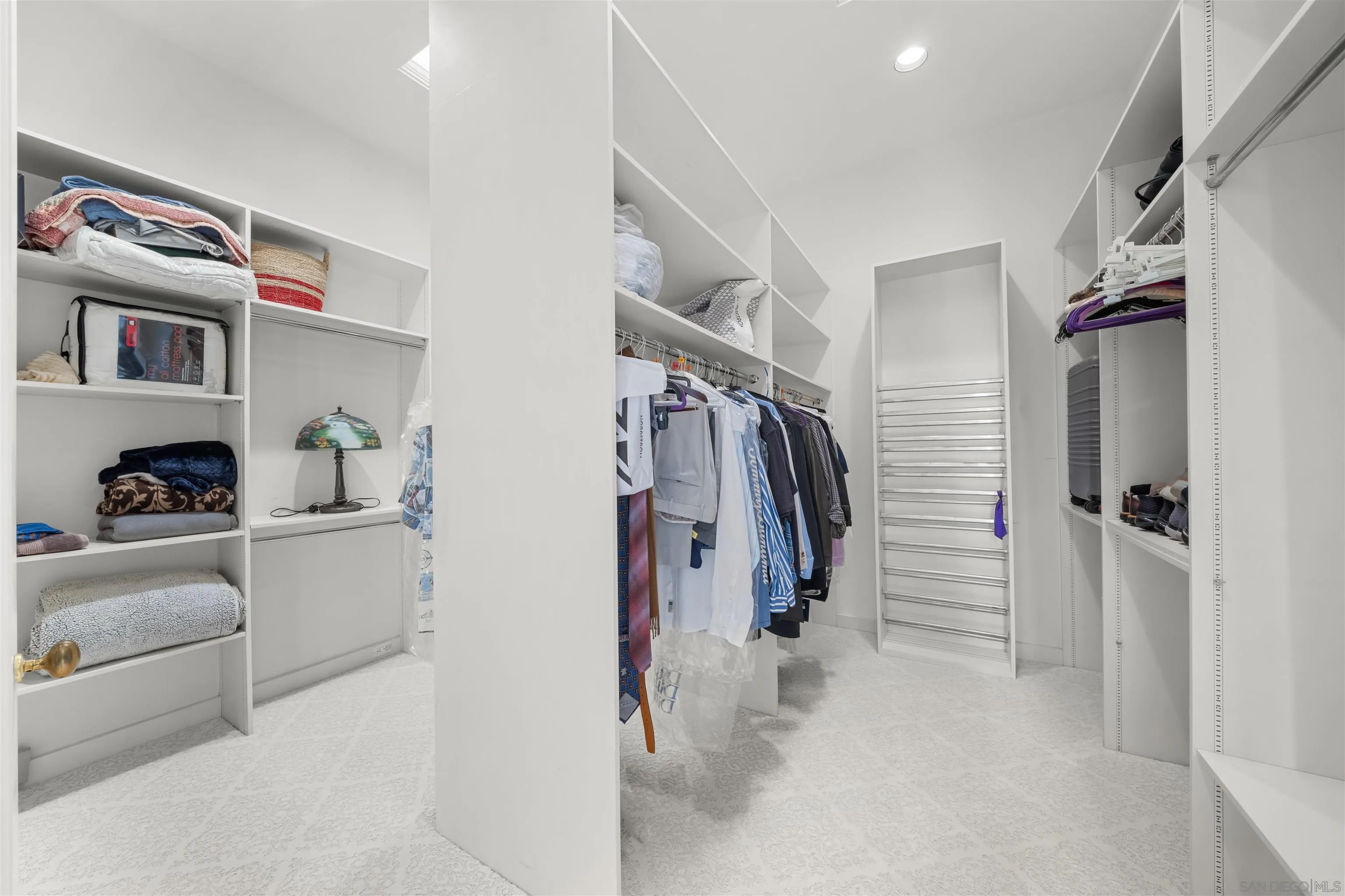 https://cdn.realtyfeed.com/cdn/127/260020340/42f5572ece7587481069b6d57d33c5f7.webp