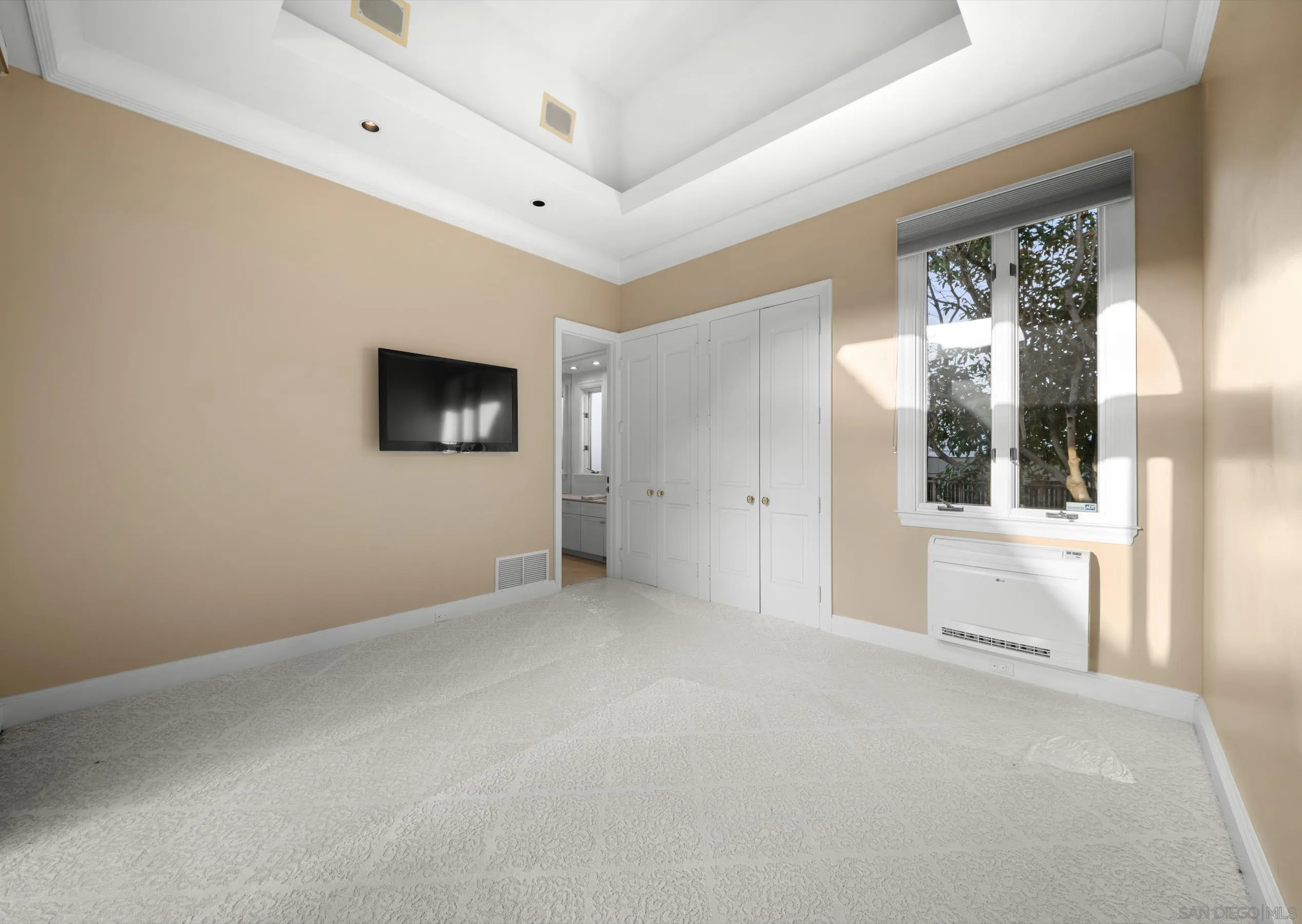 https://cdn.realtyfeed.com/cdn/127/260020340/572af5713f7134ca88f27271d0fcd755.webp
