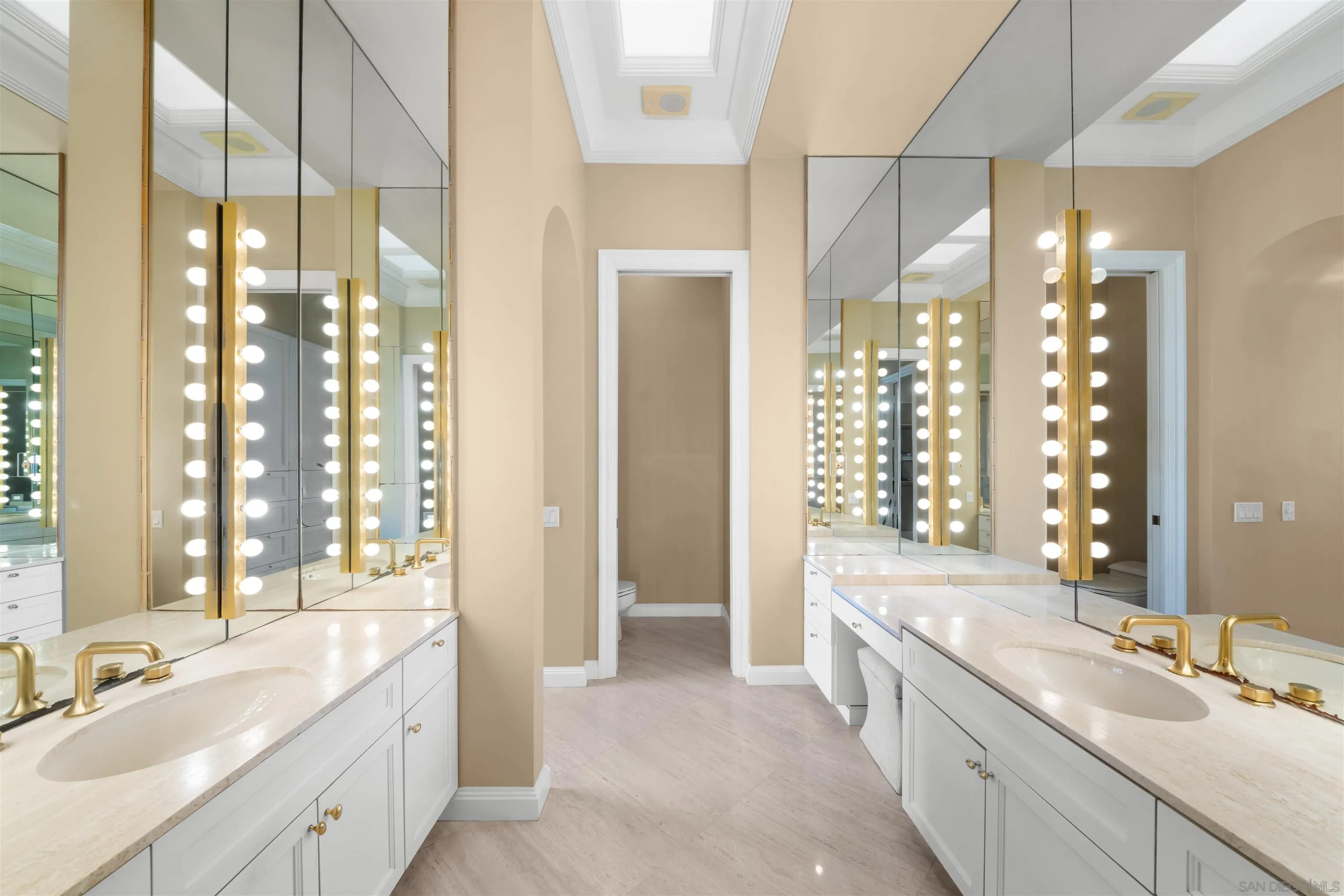 https://cdn.realtyfeed.com/cdn/127/260020340/6941d2a03649610c7c53618ede1a3901.webp