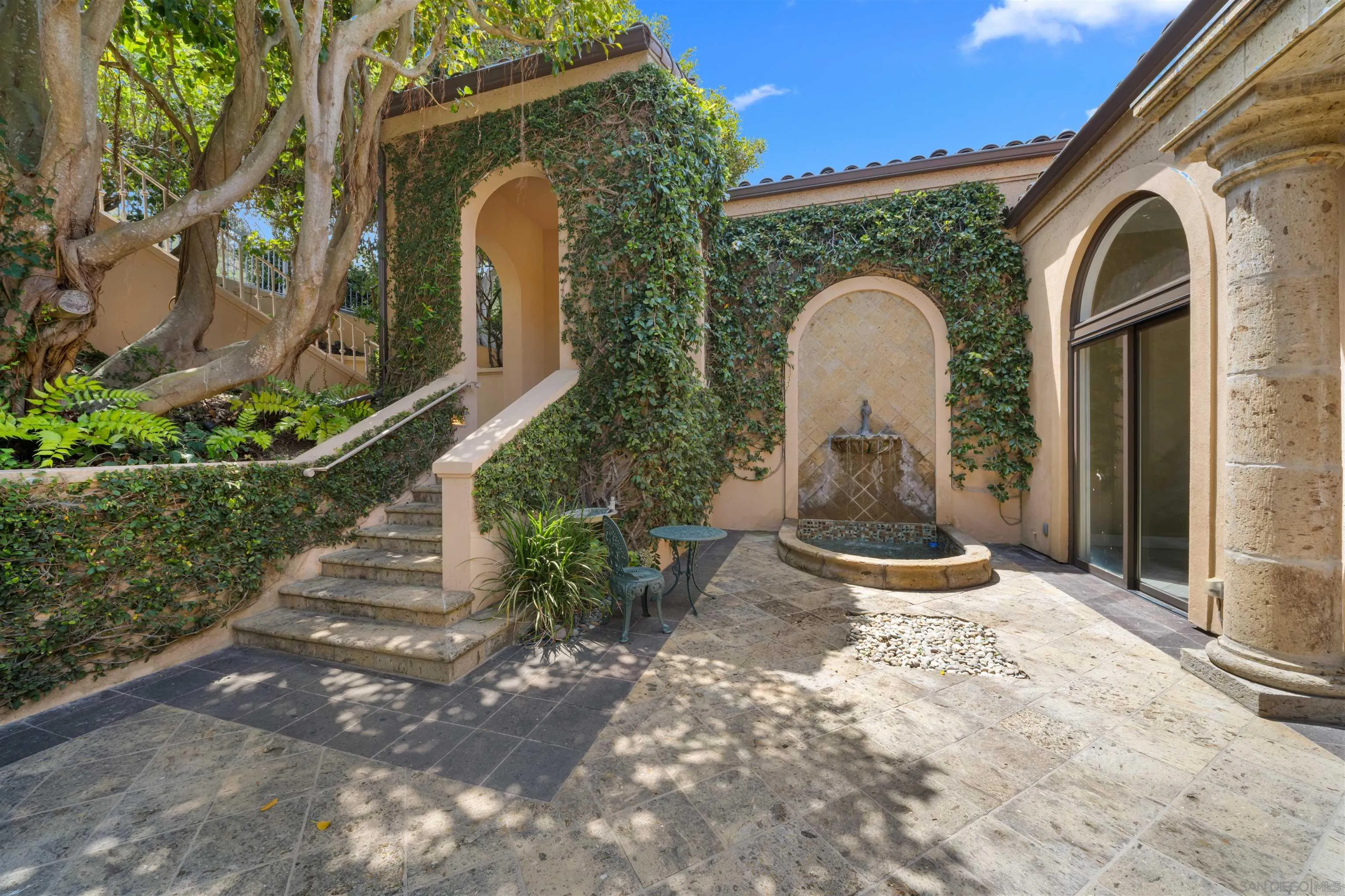 https://cdn.realtyfeed.com/cdn/127/260020340/d451a3107382592f2732e001a48a5d95.webp
