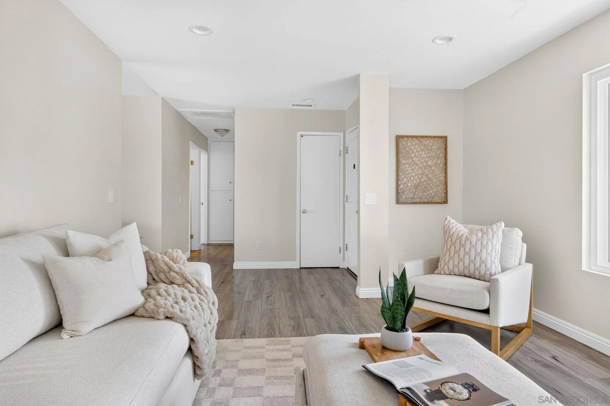 https://cdn.realtyfeed.com/cdn/127/260020341/212becfda4707427d365309c0cb9bb4d.webp