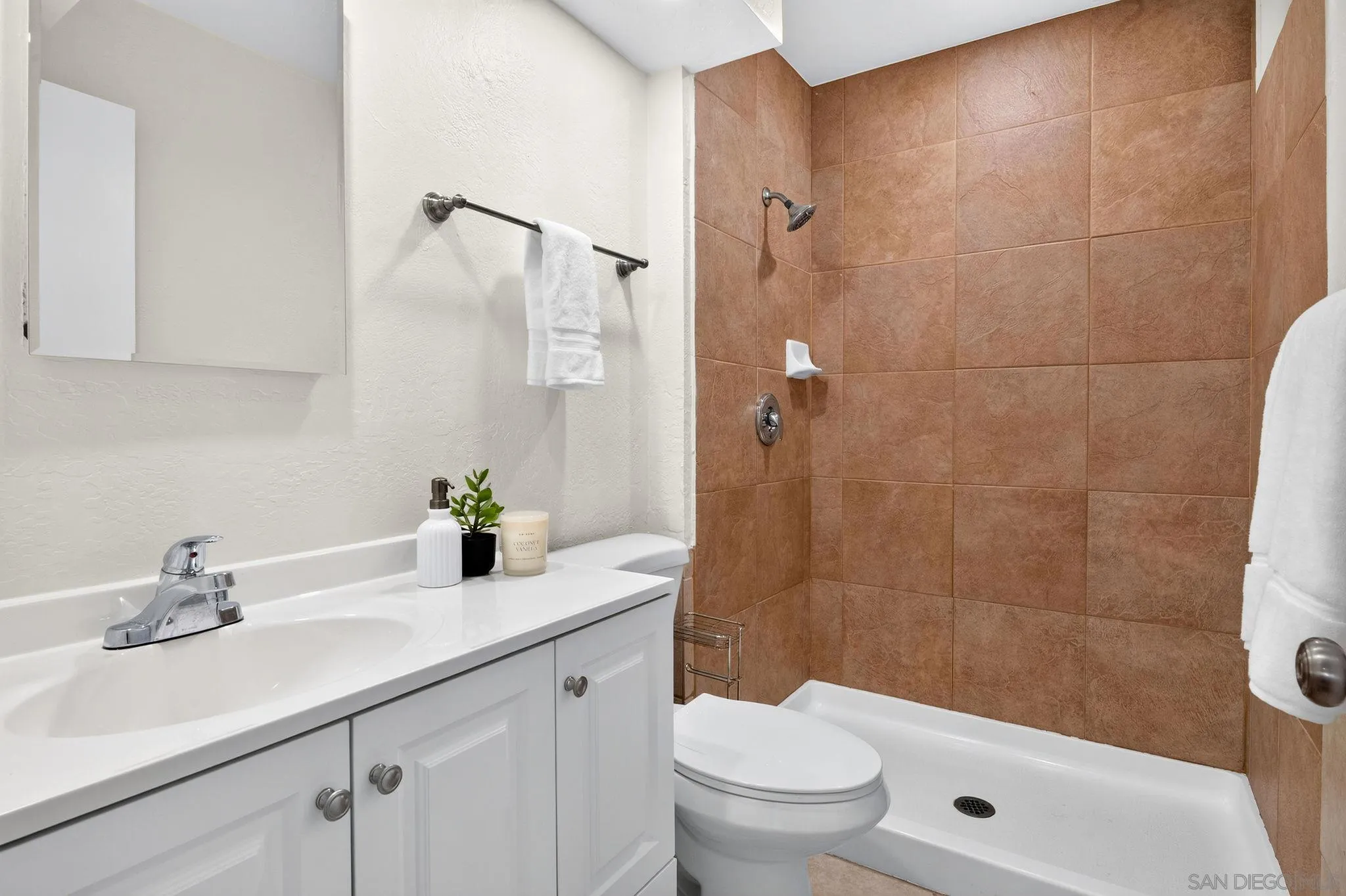 https://cdn.realtyfeed.com/cdn/127/260020341/3d93cb3b89146ab2459ae2747ad12033.webp