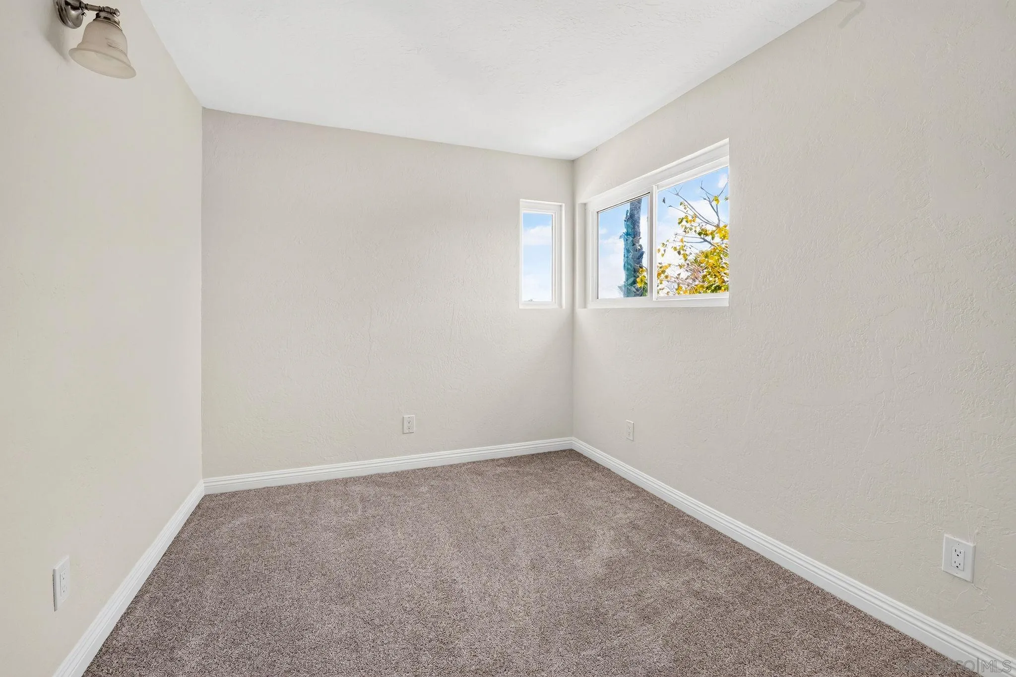 https://cdn.realtyfeed.com/cdn/127/260020341/982e1c6898712f4d2488698383818485.webp