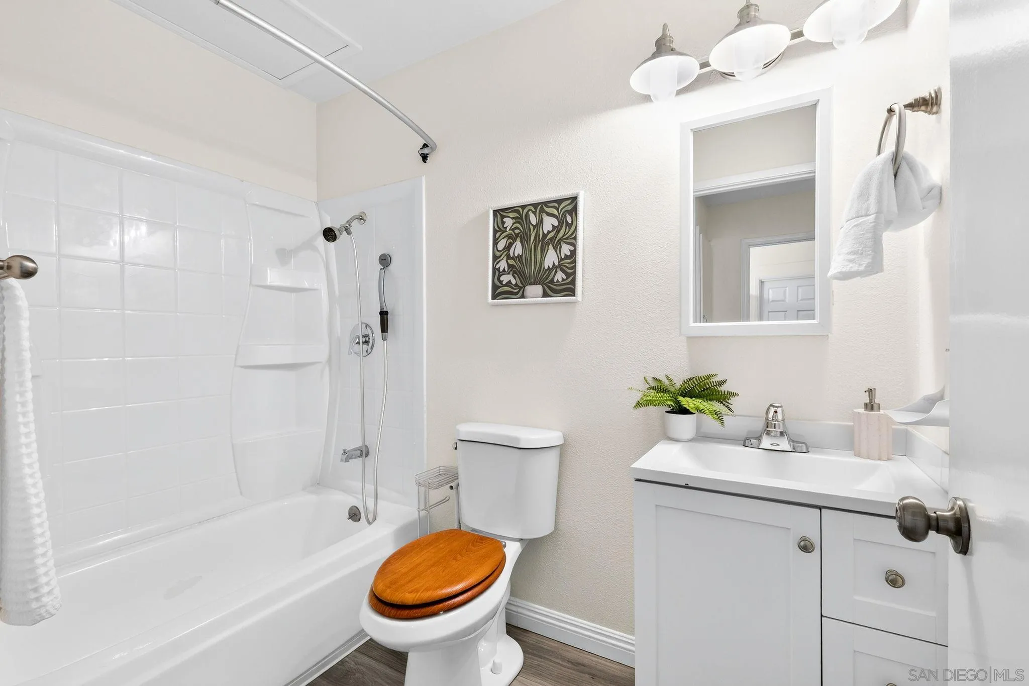 https://cdn.realtyfeed.com/cdn/127/260020341/aa57606538bc0adfaf41b077caa6eda2.webp