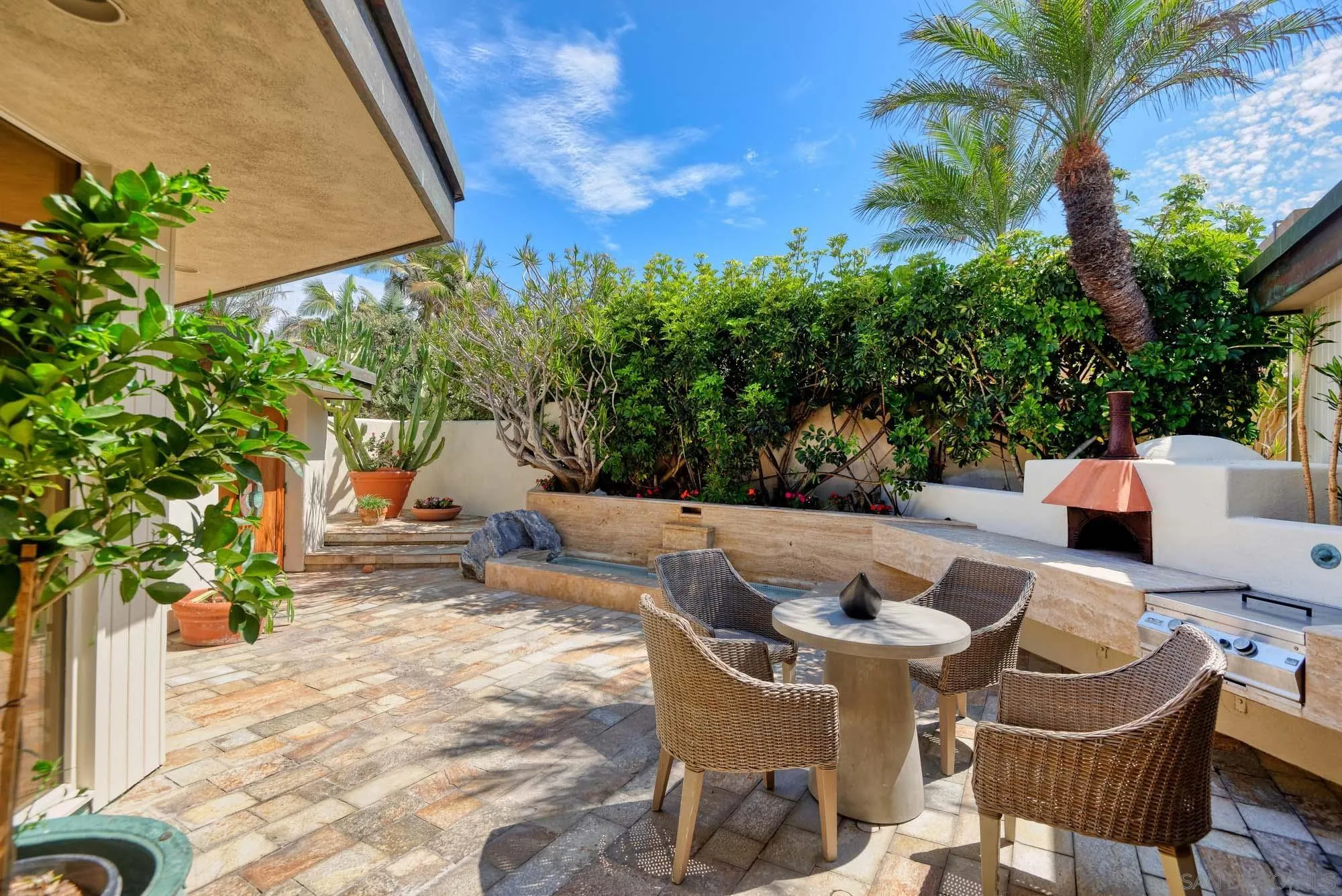 https://cdn.realtyfeed.com/cdn/127/260020344/4de8802625917e3317d98295a149353e.webp