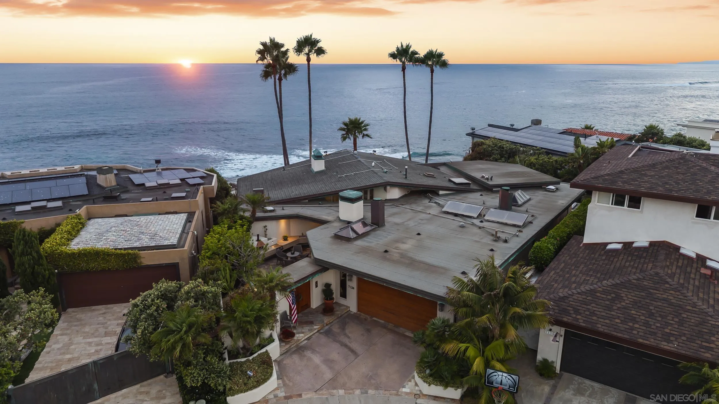 https://cdn.realtyfeed.com/cdn/127/260020344/c35600cb636a4bc4d932dcce050bbae9.webp
