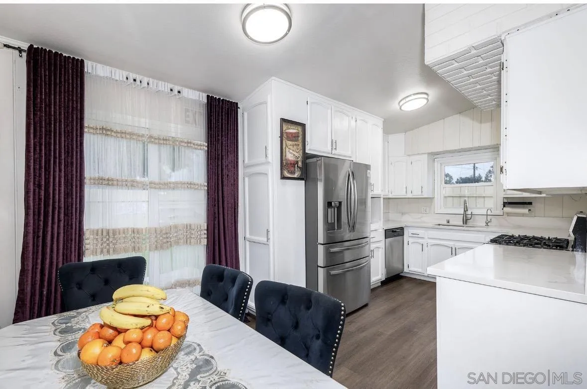 https://cdn.realtyfeed.com/cdn/127/260020348/1c8de3e34f11dc367a24c12012fe12cc.webp