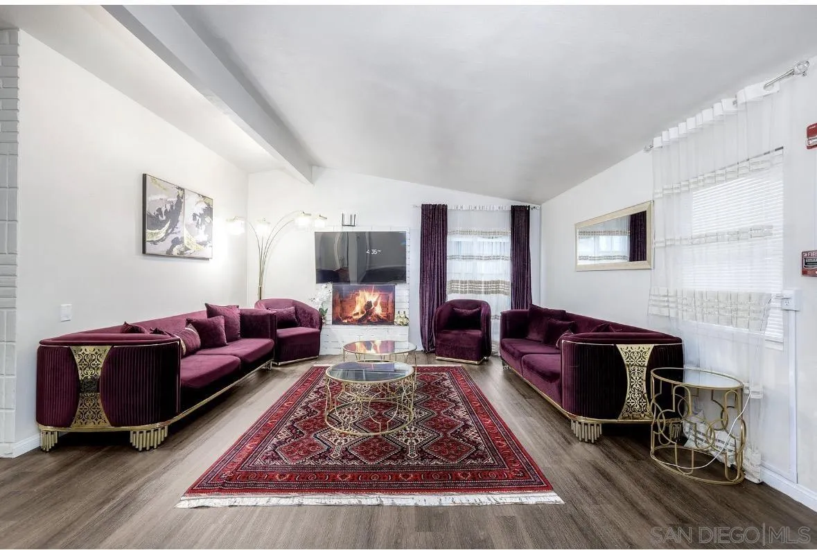 https://cdn.realtyfeed.com/cdn/127/260020348/207f6bab6f5668432c17403758b9261d.webp