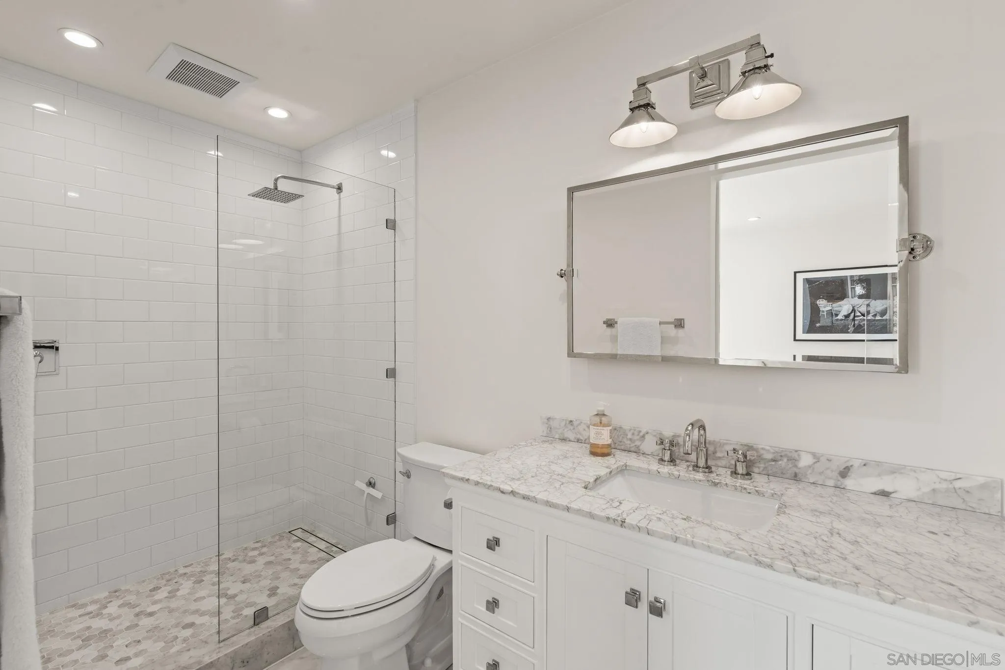 Photo #35: 260020351 Listing: Photo #35