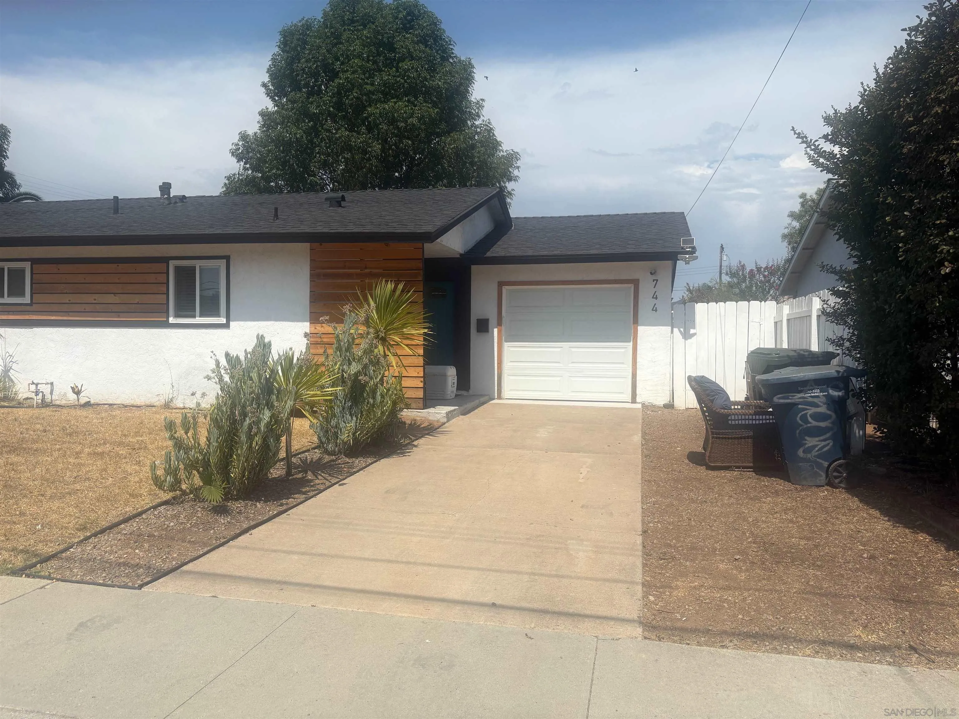 https://cdn.realtyfeed.com/cdn/127/260020354/727b2064f4b13df97e2f3aec21536db2.webp