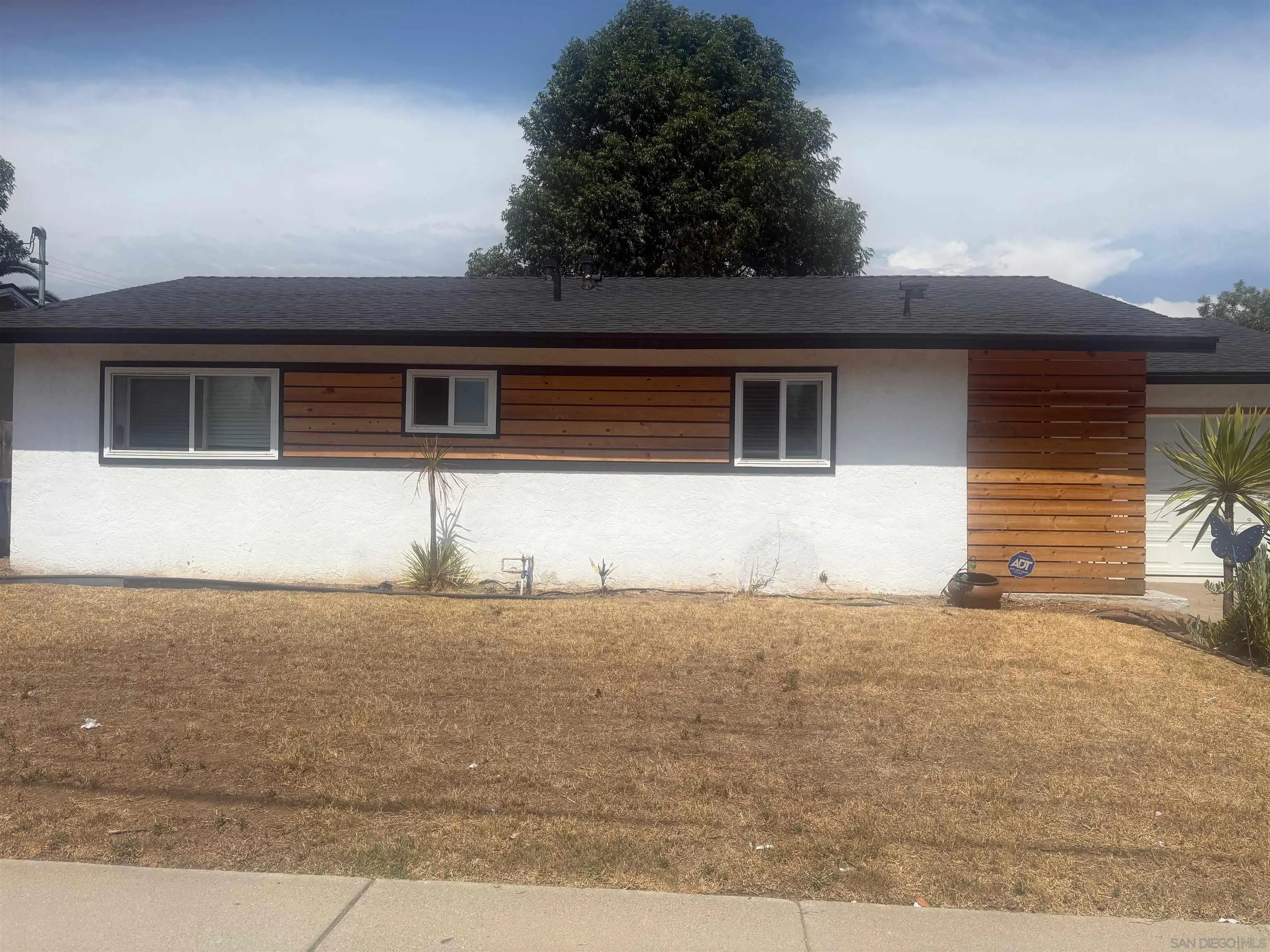 https://cdn.realtyfeed.com/cdn/127/260020354/f38402b422ee921fed3f06d2afe8a852.webp