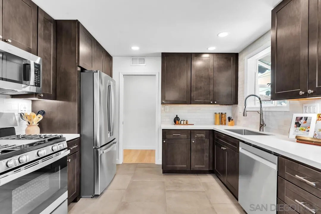 https://cdn.realtyfeed.com/cdn/127/260020355/2a04be7722ec6f7a0e0d3ded06e75c05.webp